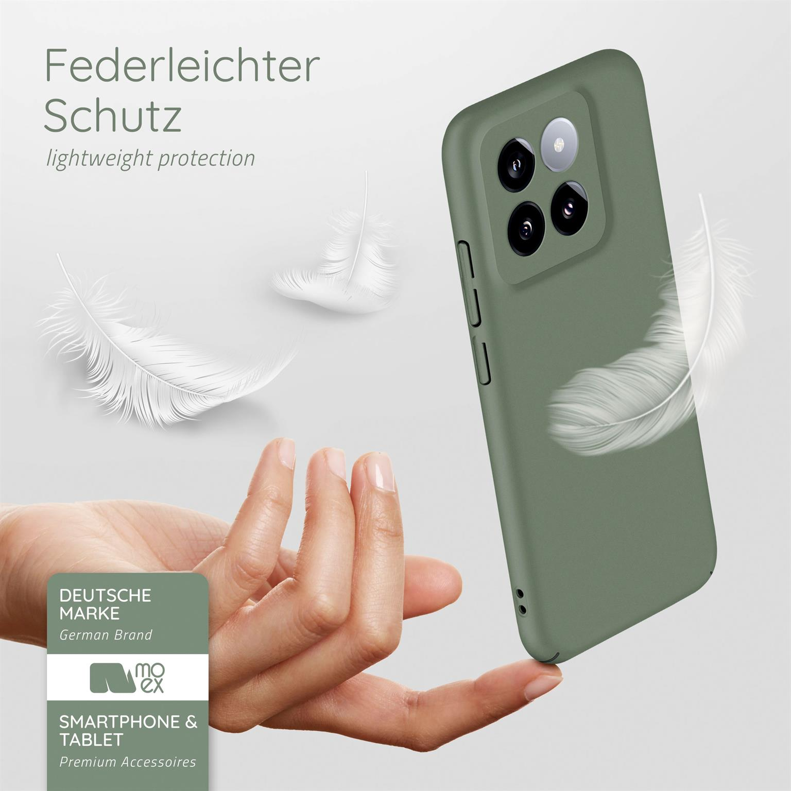 Hand hält grüne Handyhülle, drei Federn schweben. Text: Federleichter Schutz.
