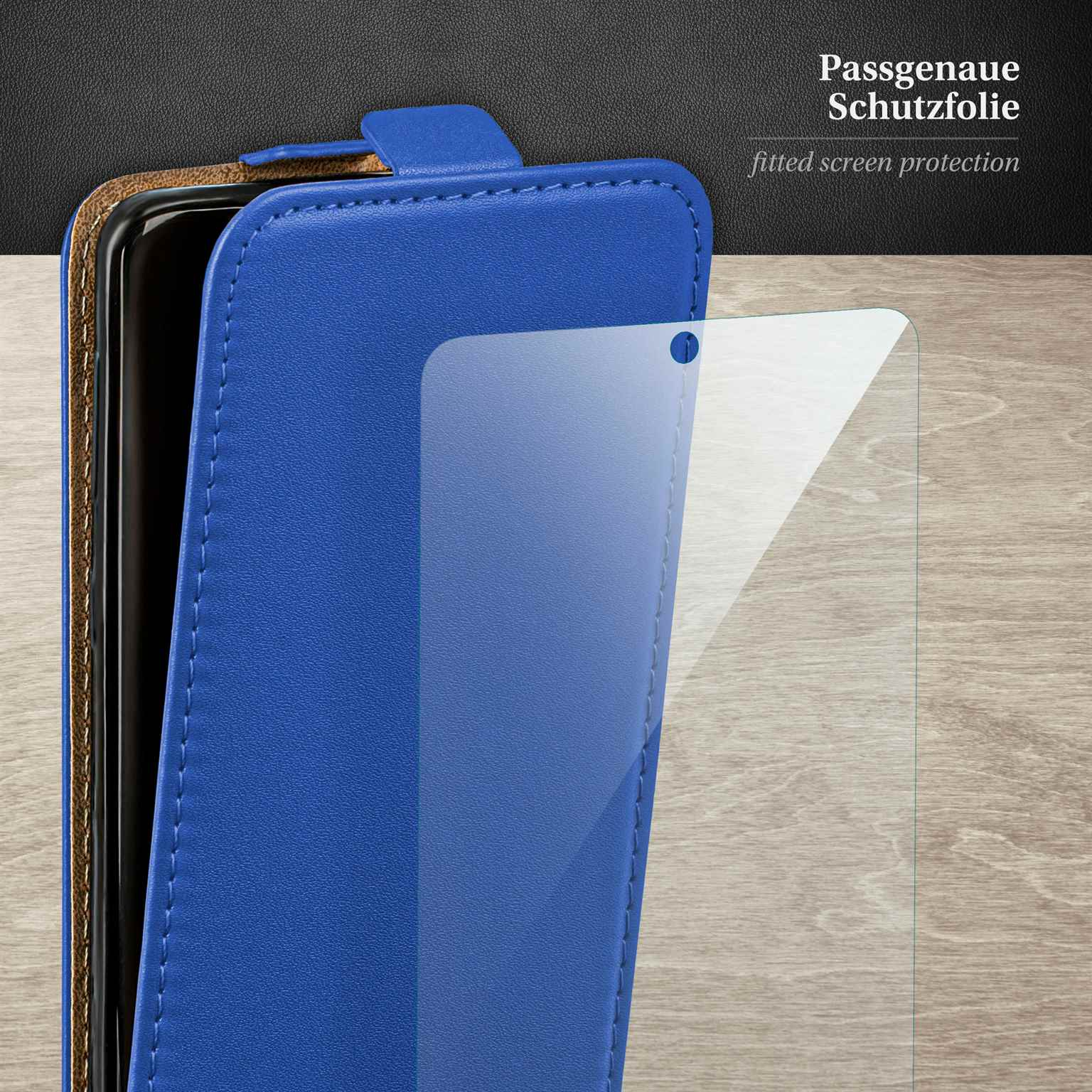 Blaue Handyhülle offen mit Displayschutzfolie und Telefon darin.