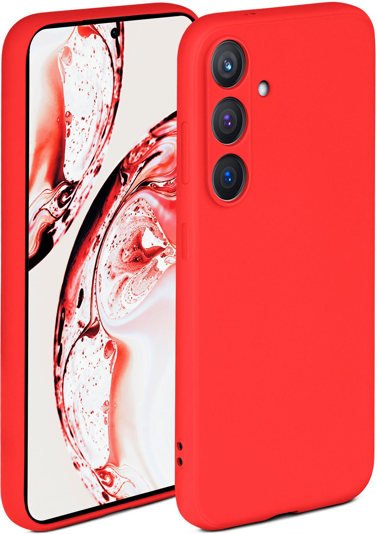 Rote Handyhülle neben einem Telefon mit buntem, abstraktem Hintergrund.