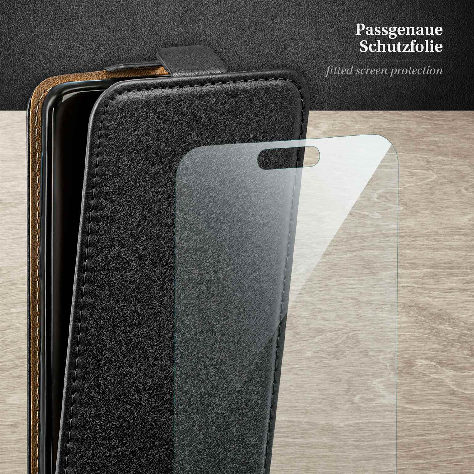 Schwarze Handyhülle mit Displayschutzfolie auf einem Holztisch.