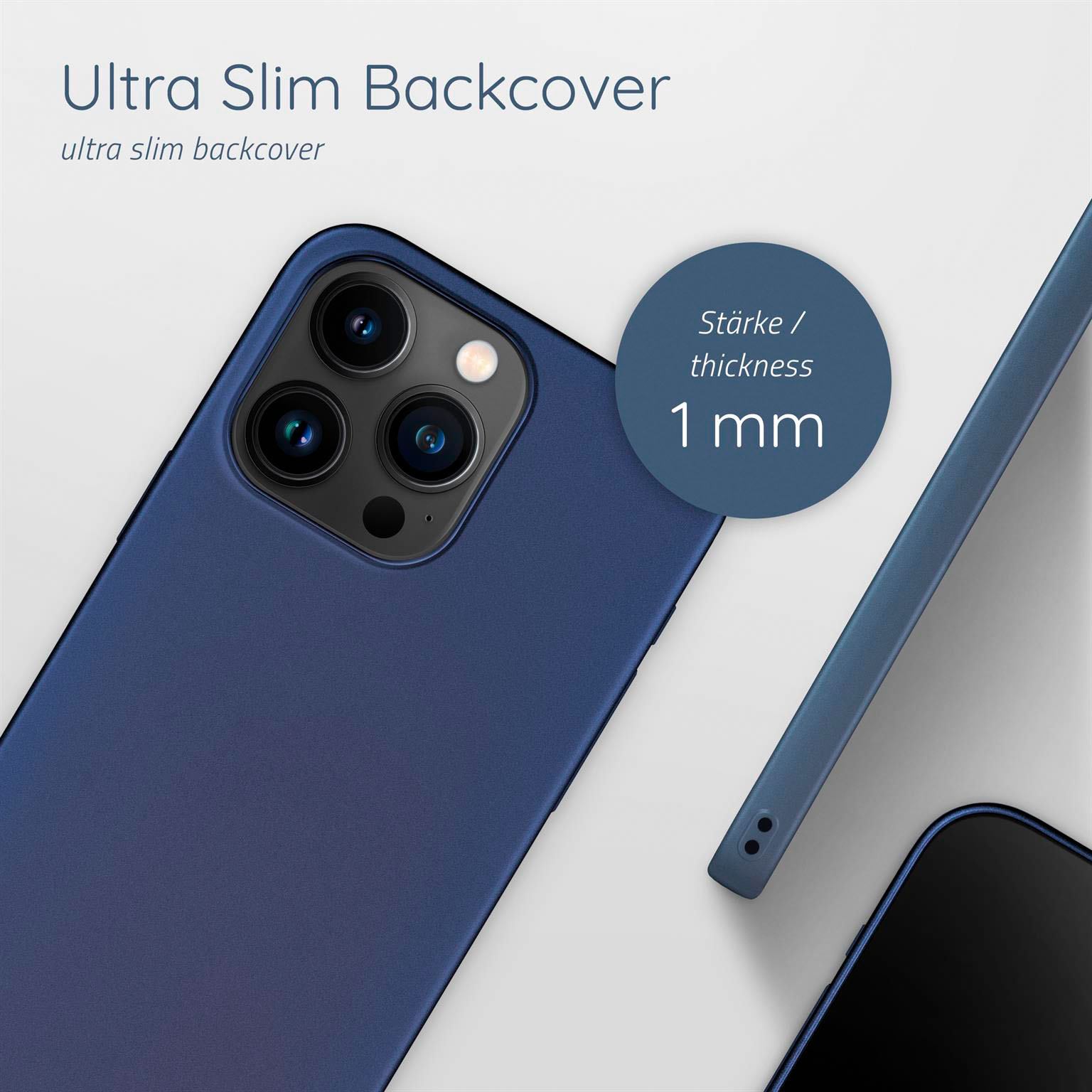Blaue Handyhülle mit einem Telefon auf hellem Hintergrund. Die Hülle ist ultradünn. Ein Dickenindikator ist gezeigt.