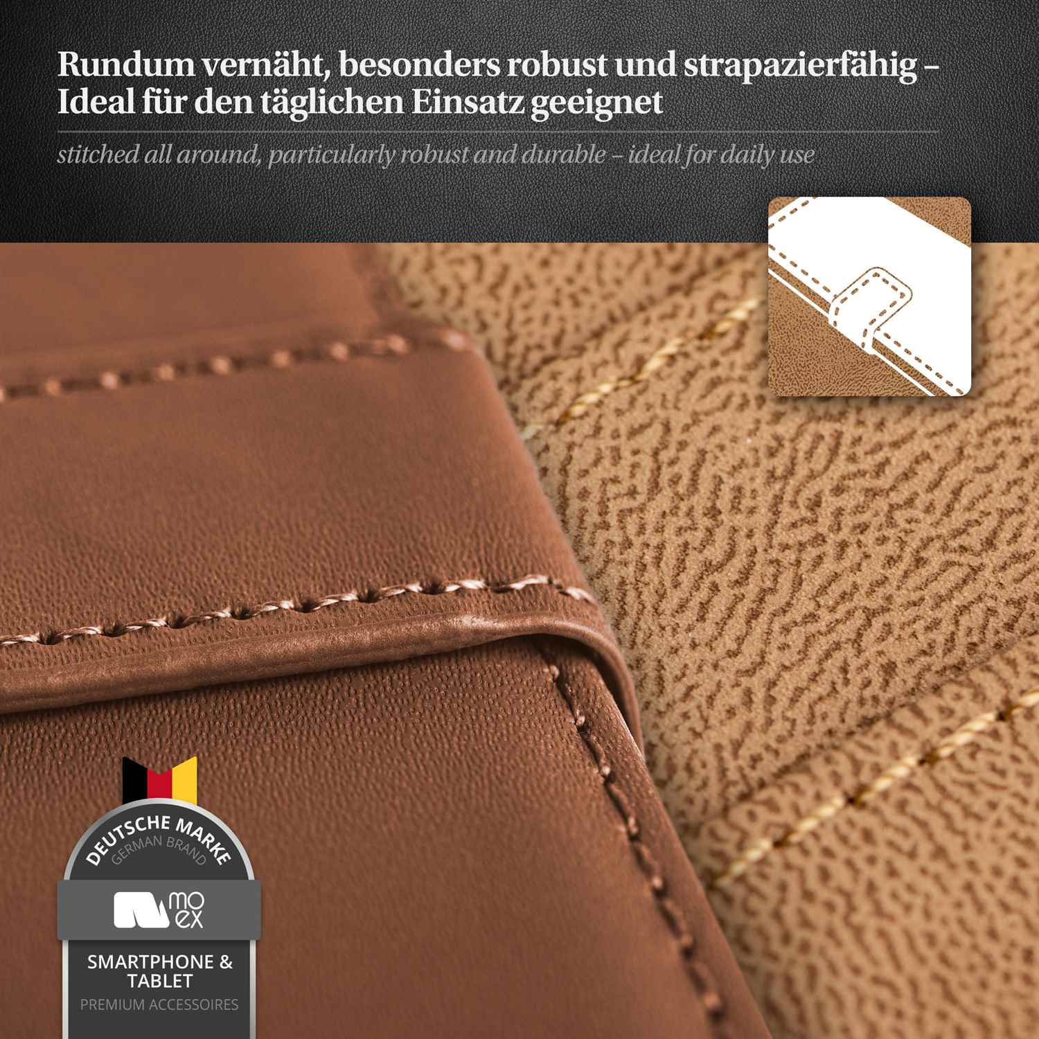Nahaufnahme einer braunen Lederhülle. Genähte Nähte sind sichtbar. Ein Produktlogo ist in der Ecke.