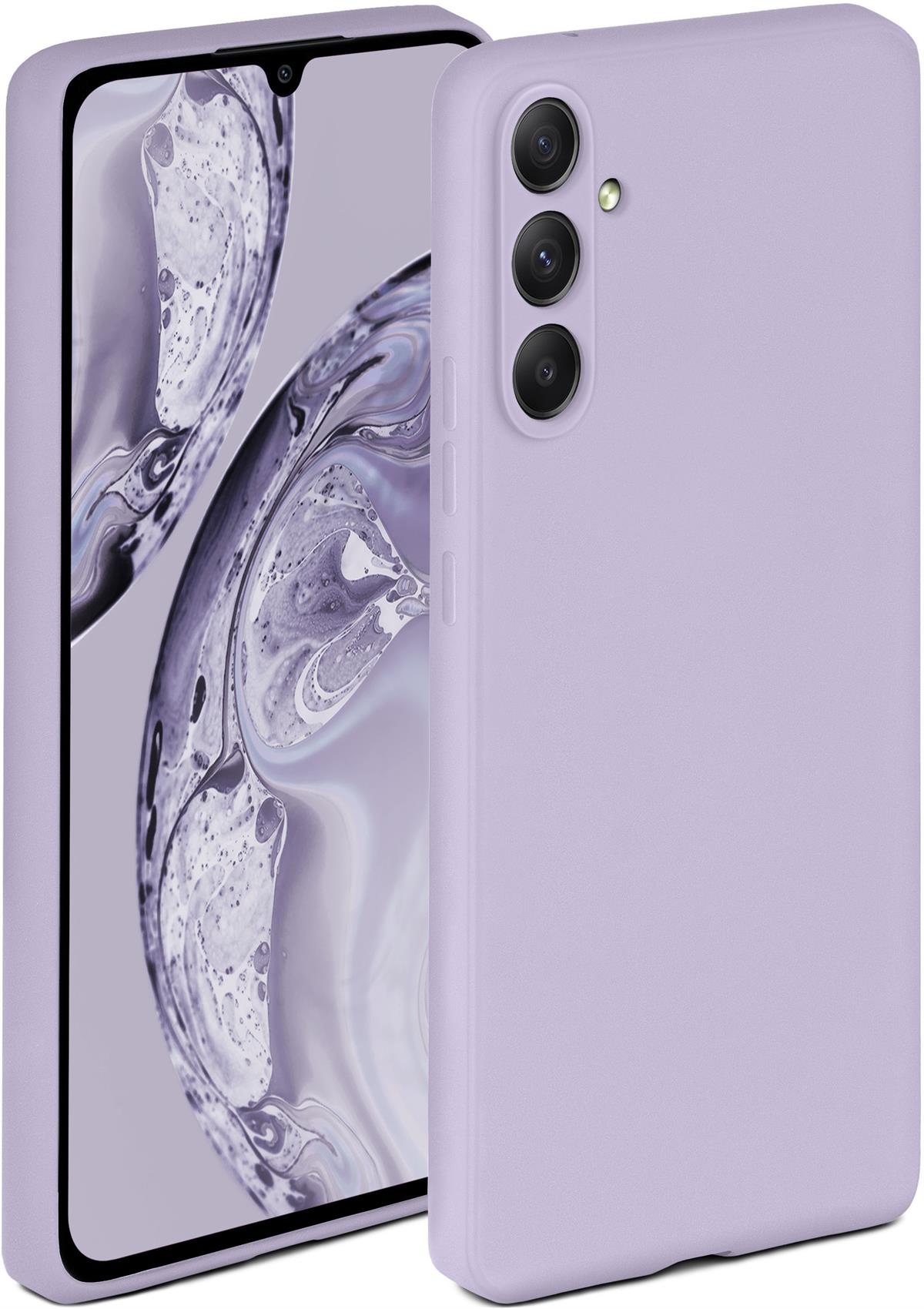 Hellviolette Handyhülle. Drei Kameras. Hülle bedeckt das Telefon. Einfaches Design. Keine sichtbare Marke.