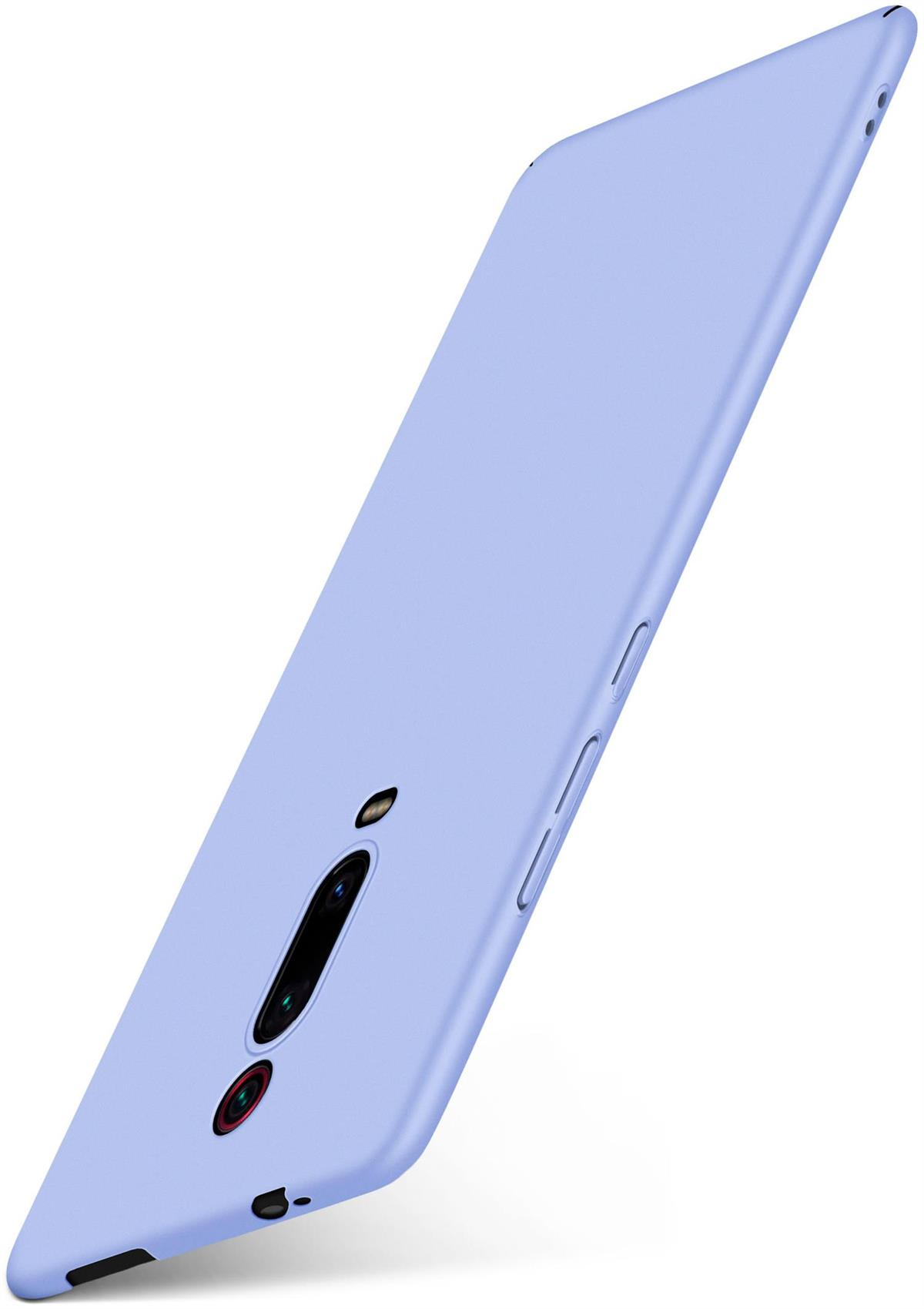 Ein hellblaues Telefon ist schräg positioniert. Es hat zwei Kameras und Knöpfe an der Seite.