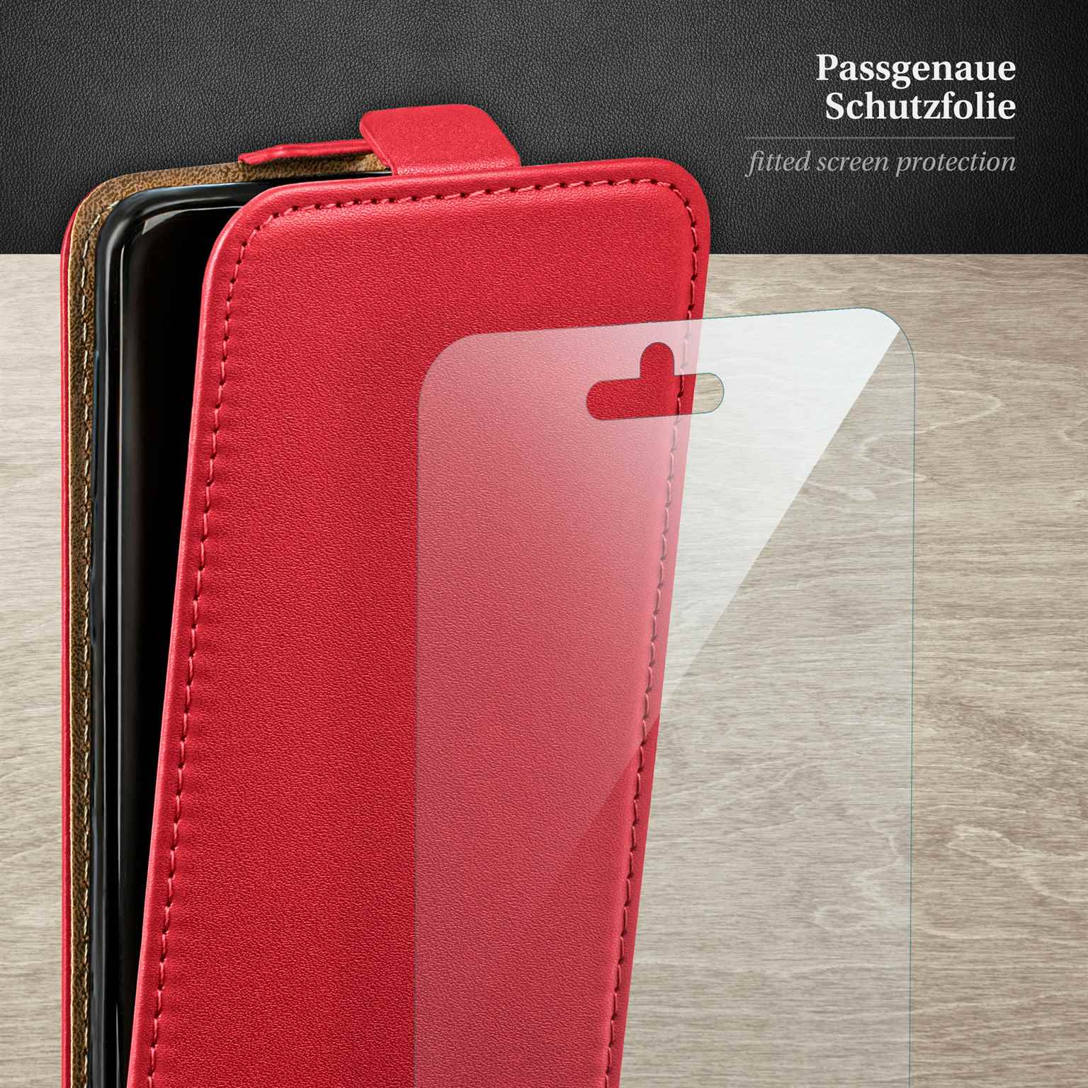 Telefon in roter Hülle mit Displayschutz. Der Schutz ist klar.