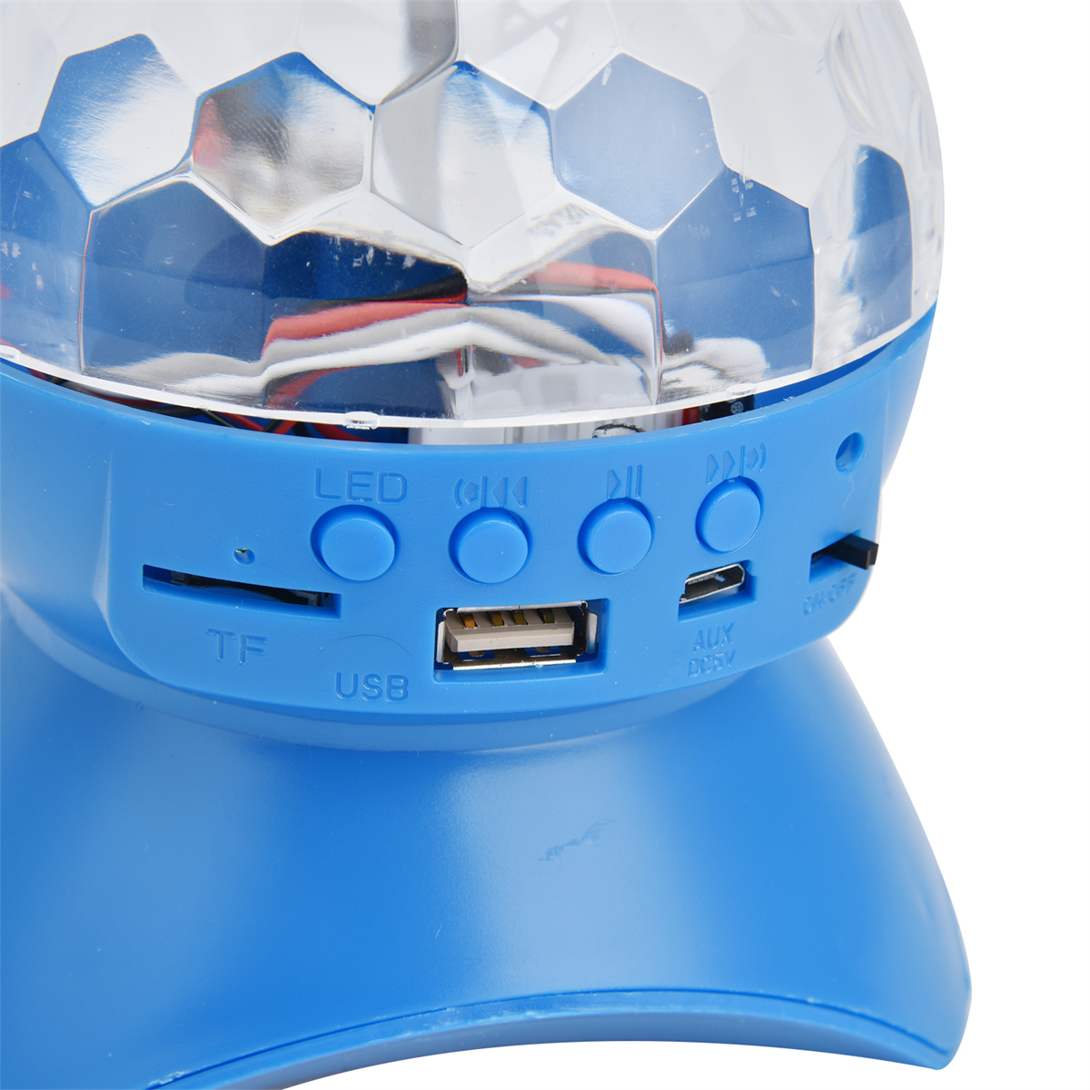 Ein blauer Disco-Kugel-Lautsprecher. Tasten für LED, Wiedergabe/Pause, Überspringen und Anschlüsse.