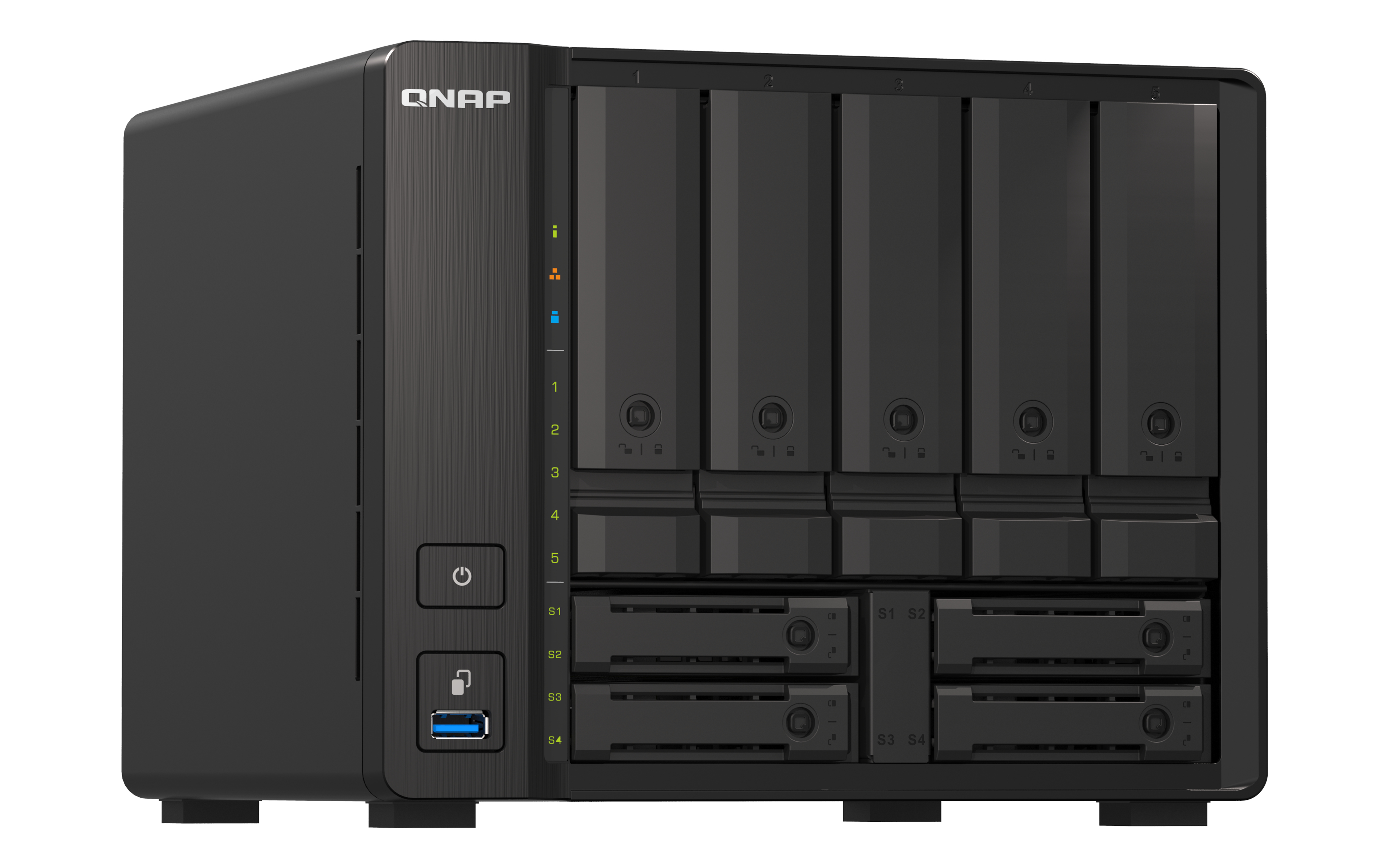 Un server NAS QNAP nero con cinque alloggiamenti per unità su sfondo bianco.