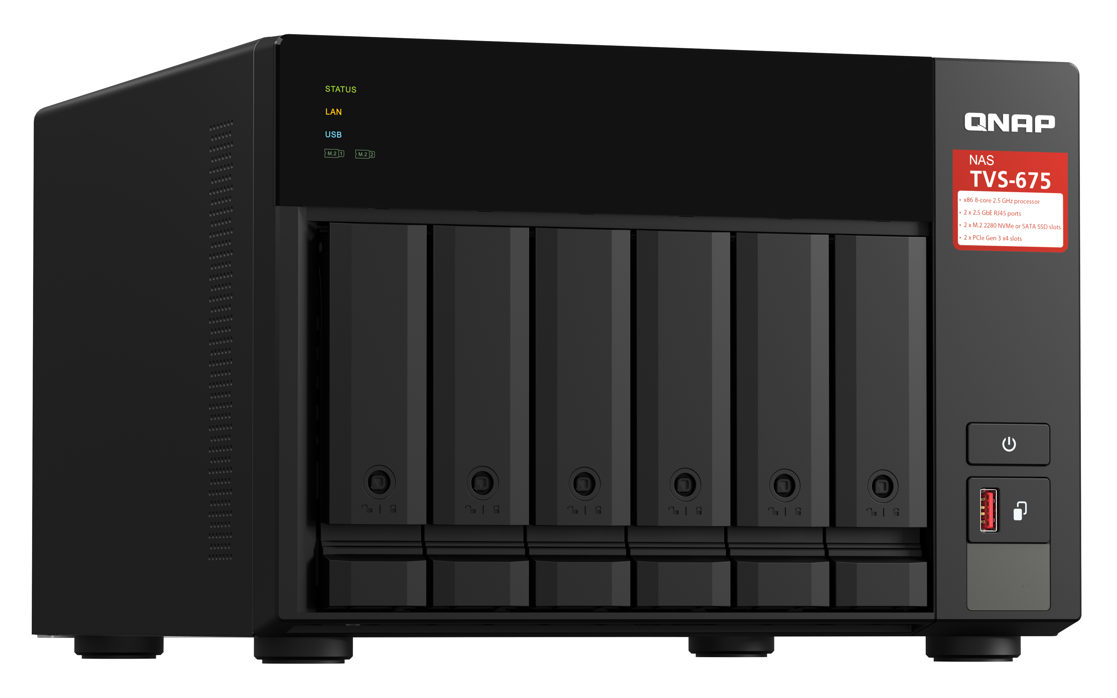 Schwarzer NAS-Server mit Schächten, USB und Statusleuchten. QNAP-Logo. Weißer Hintergrund.