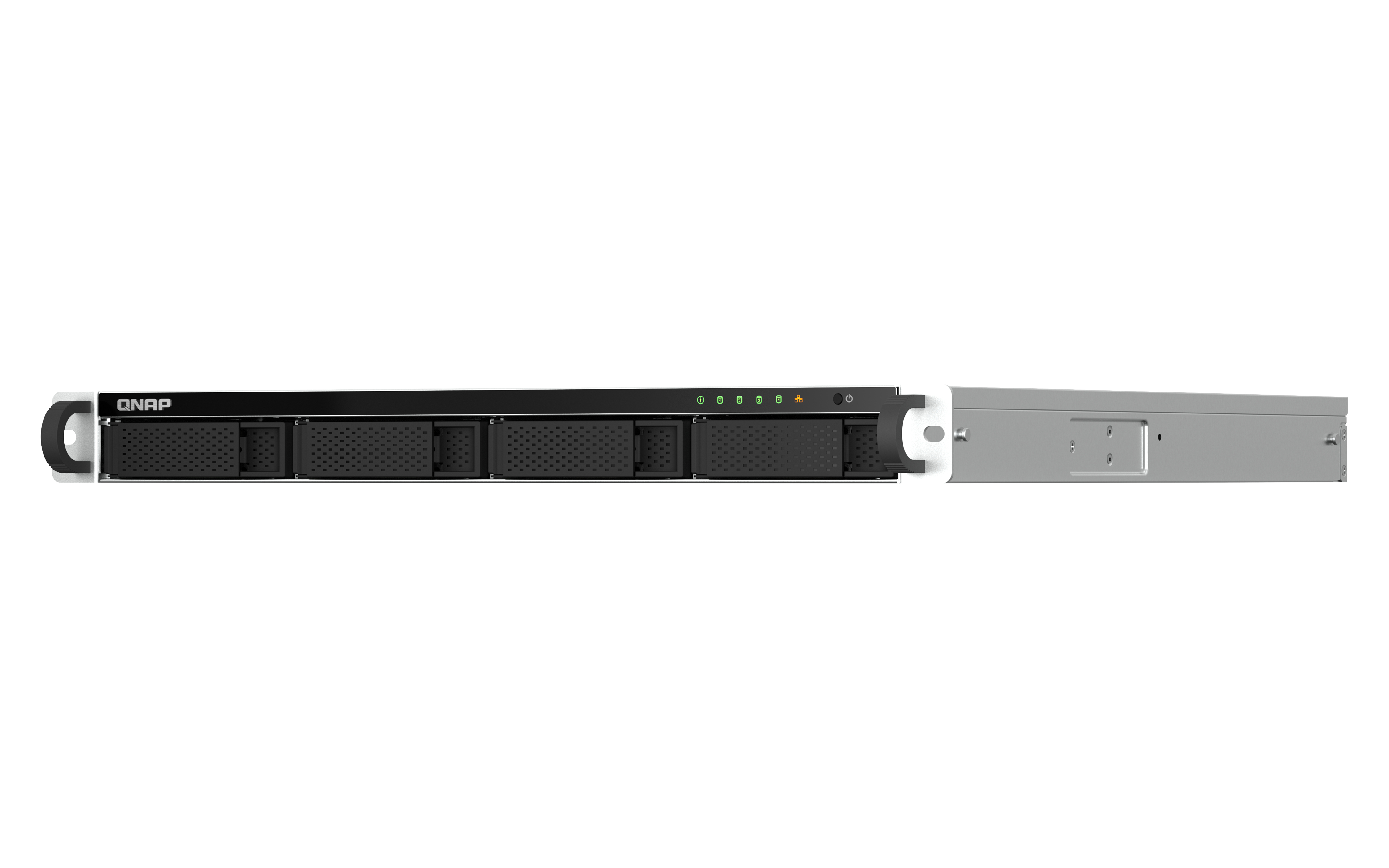 Silberner QNAP NAS-Server mit vier Laufwerksschächten, Kontrollleuchten und Rackmount-Griffen auf weißem Hintergrund.
