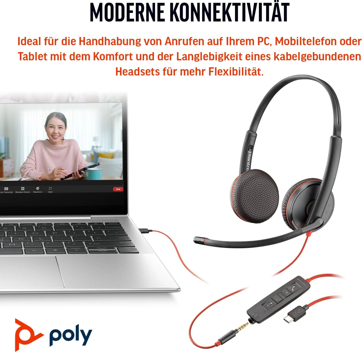 Una persona usa un laptop con cuffie collegate e un cavo USB rosso.