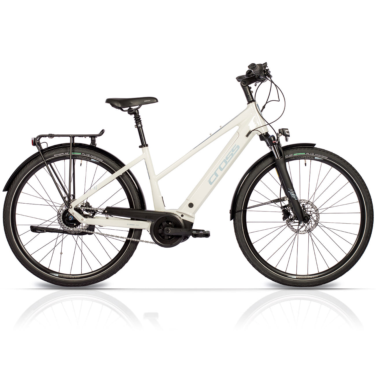 Ein weißes Elektrofahrrad mit schwarzen Reifen und Akzenten, auf weißem Hintergrund.