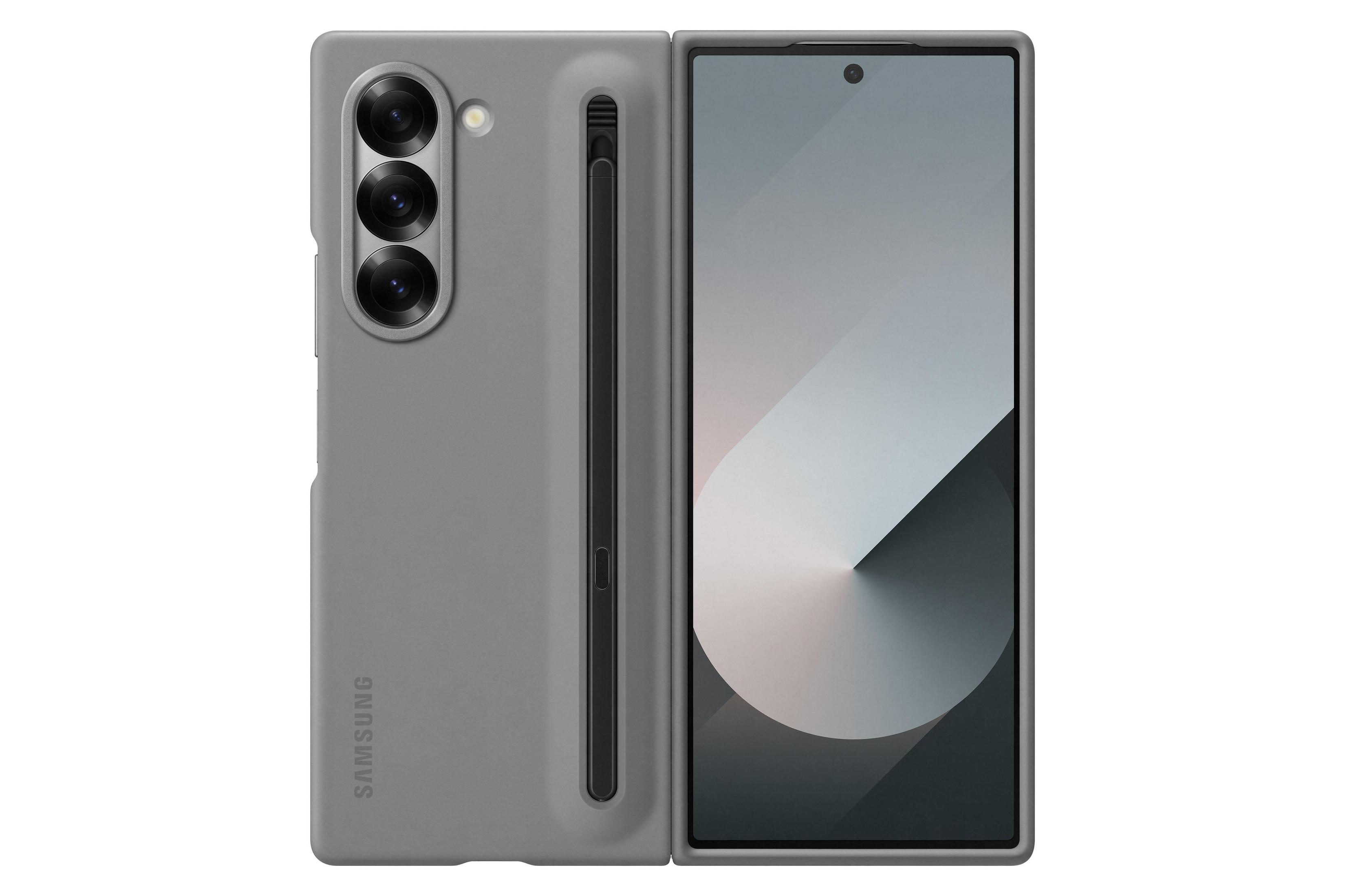 Teléfono gris plegable con tres cámaras. Ranura S Pen a la derecha. Logotipo de Samsung al frente.