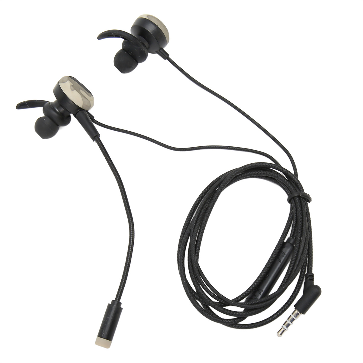 Schwarze und silberne In-Ear-Kopfhörer mit geflochtenem Kabel und 3,5-mm-Klinke auf weißem Grund.
