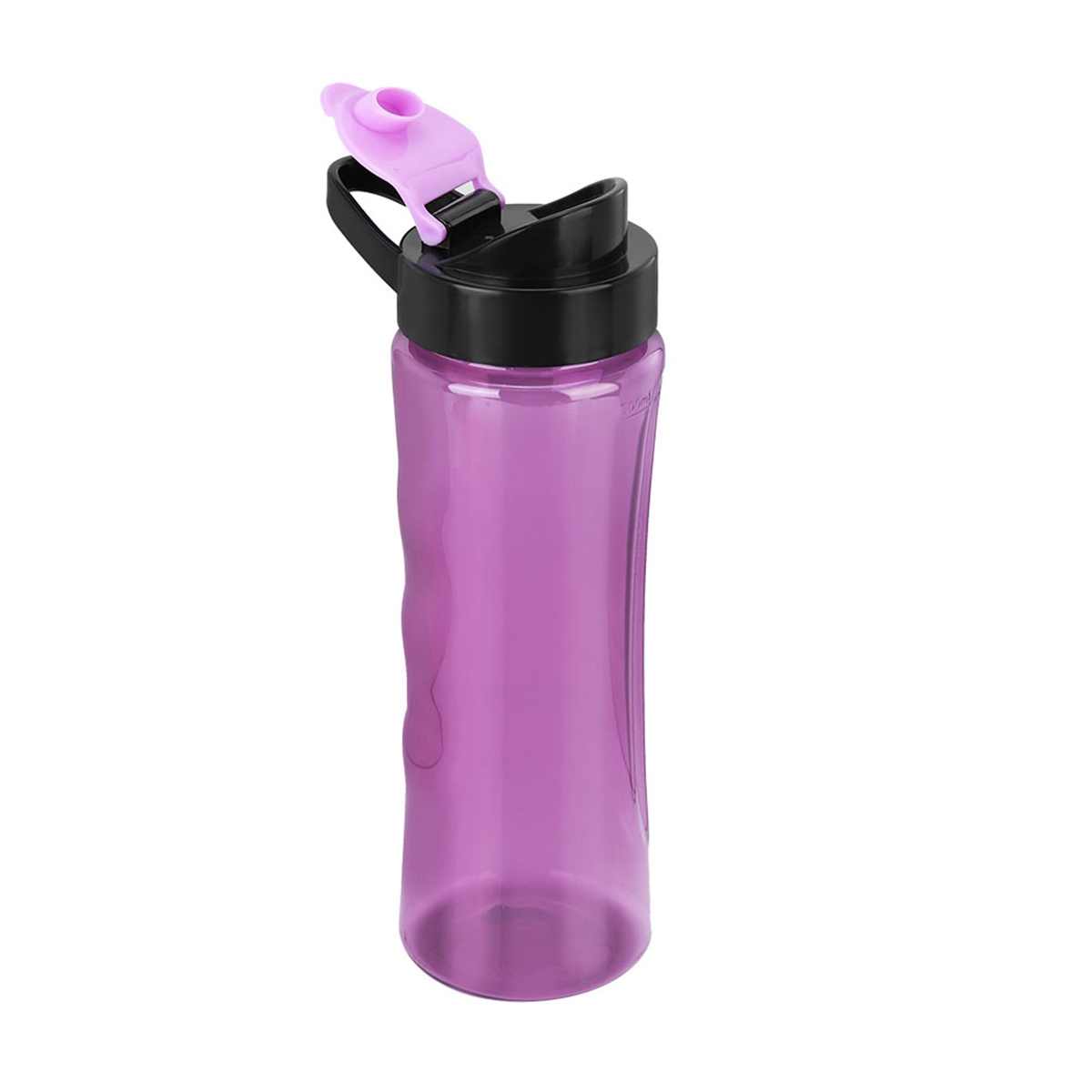 Eine lila Wasserflasche mit schwarzem Deckel. Der Deckel ist offen, trinkfertig. Isoliert auf Weiß.