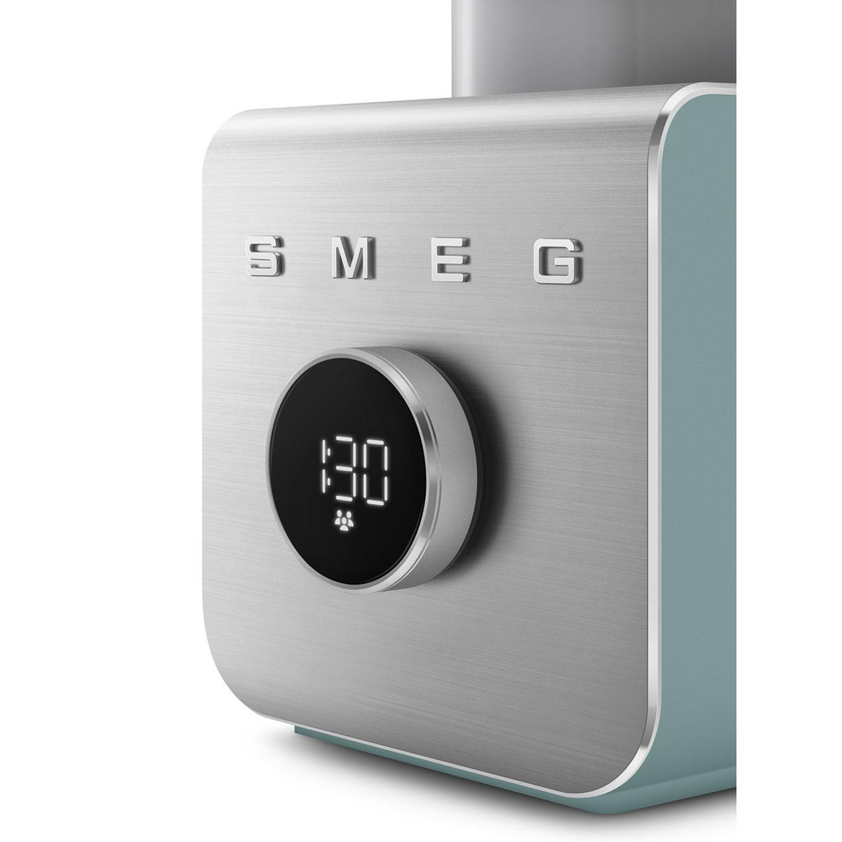 Zbliżenie urządzenia SMEG z cyfrowym wyświetlaczem czasu. Srebrny i niebieski schemat kolorów.