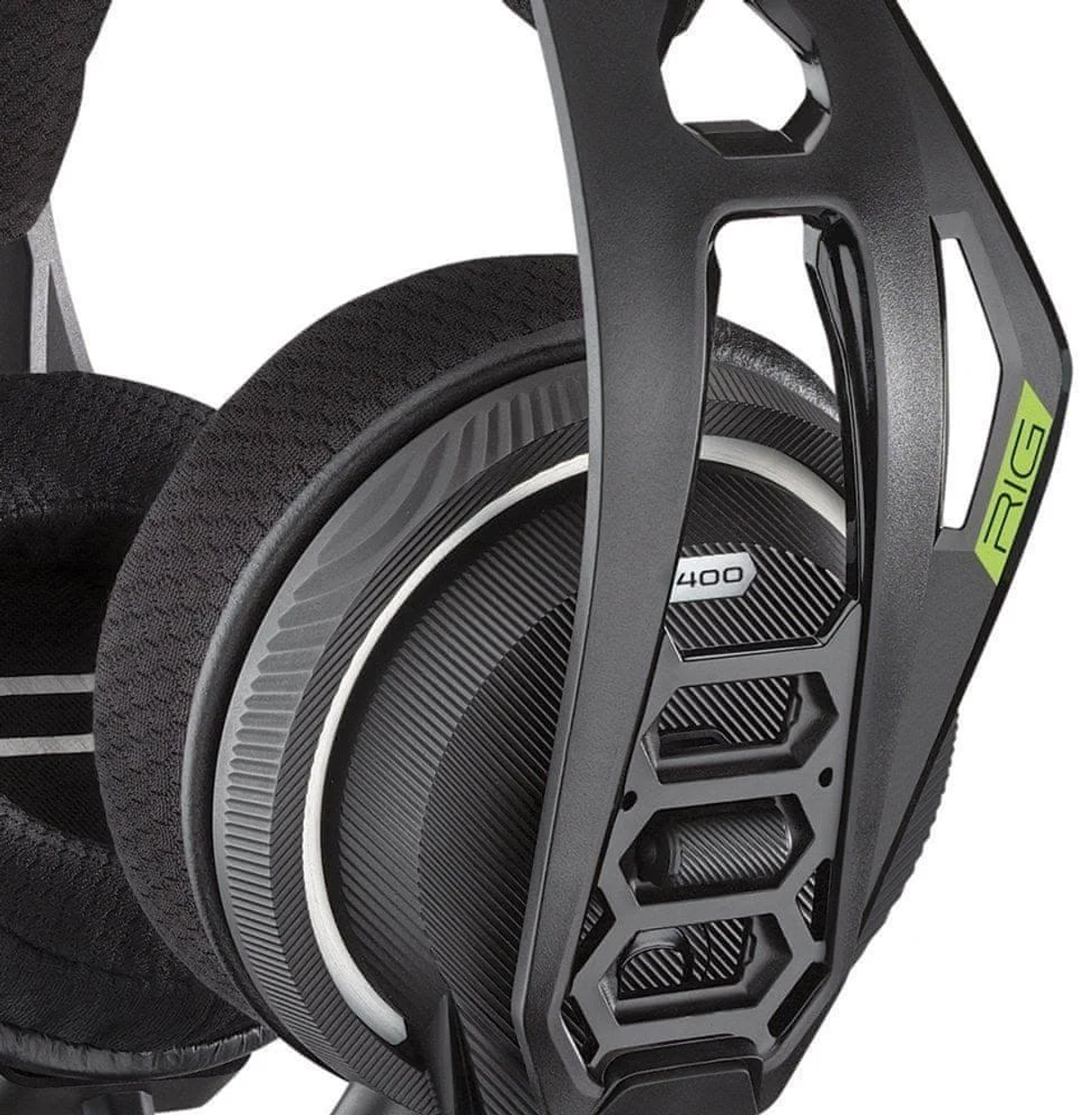 Casque gaming noir et gris, montrant l'écouteur et une partie du bandeau.