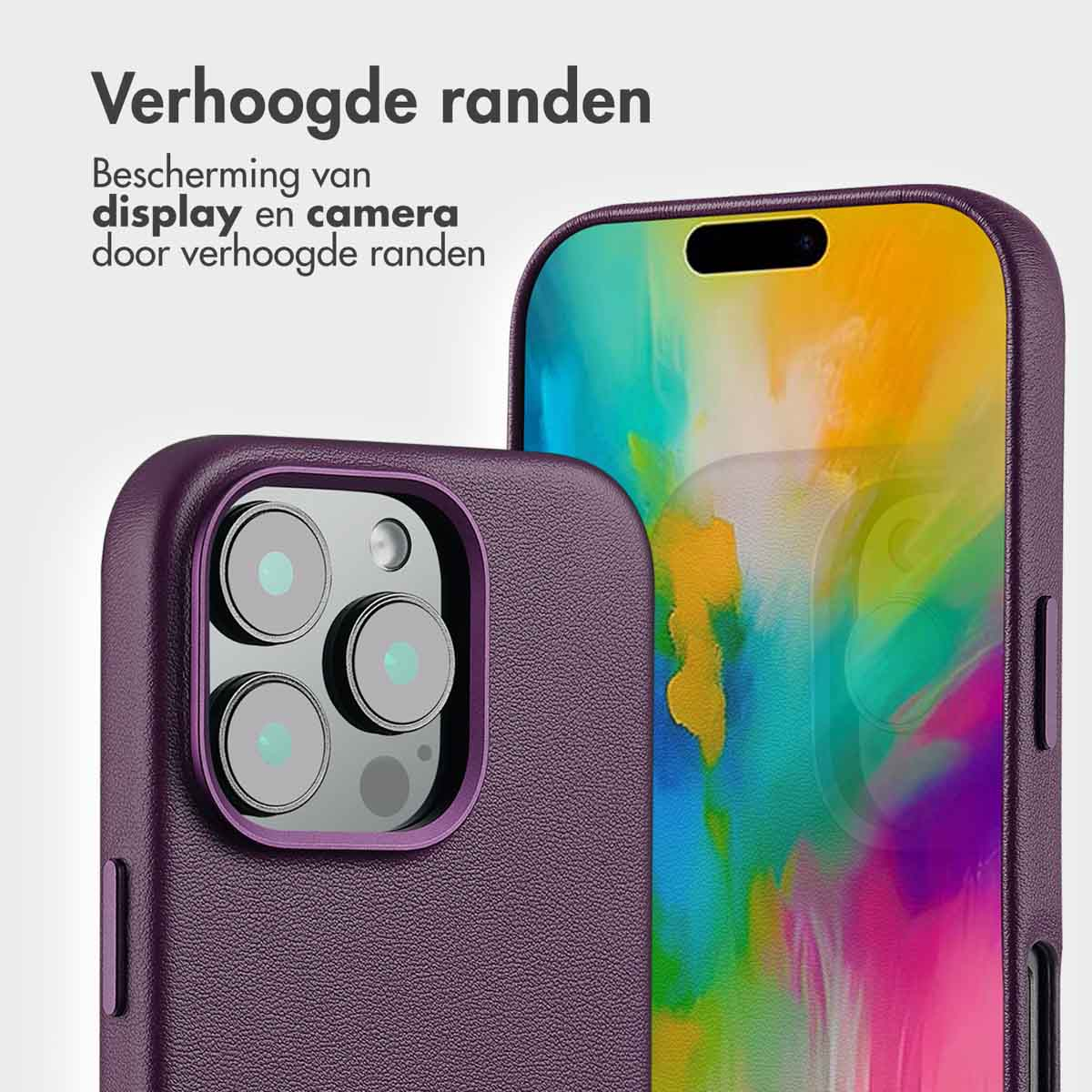 Coque de téléphone violette avec bords surélevés protégeant l'écran et la caméra. L'écran affiche une image colorée.