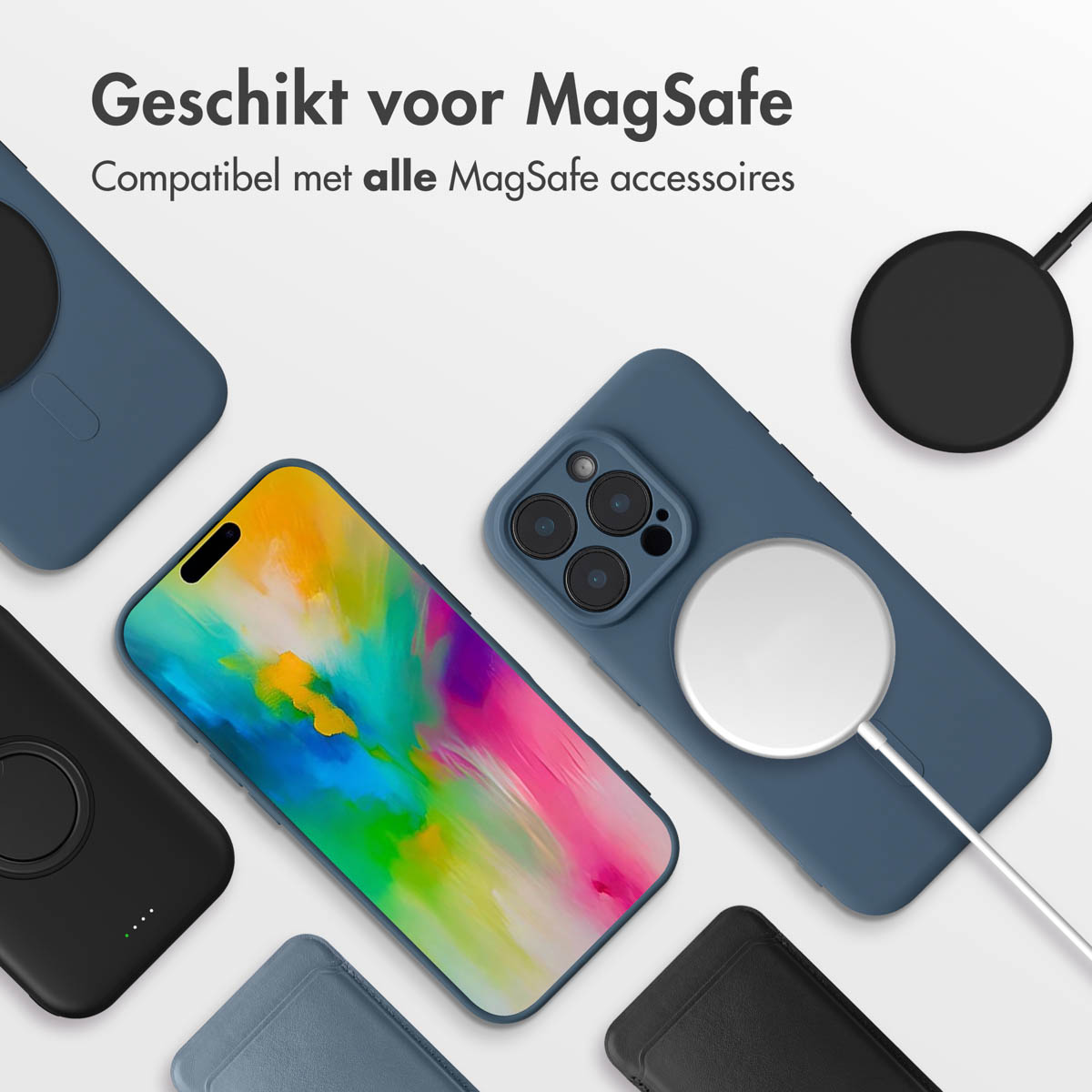 Telefoons en hoesjes in verschillende kleuren. Tekst: Geschikt voor MagSafe. Compatibel met alle MagSafe accessoires.