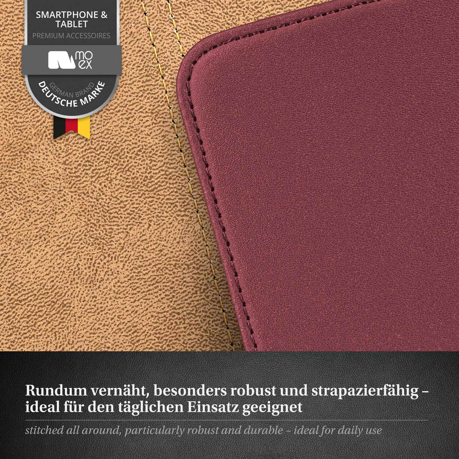 Nahaufnahme einer weinroten Handy- oder Tablet-Hülle mit genähten Kanten. Text auf Deutsch.