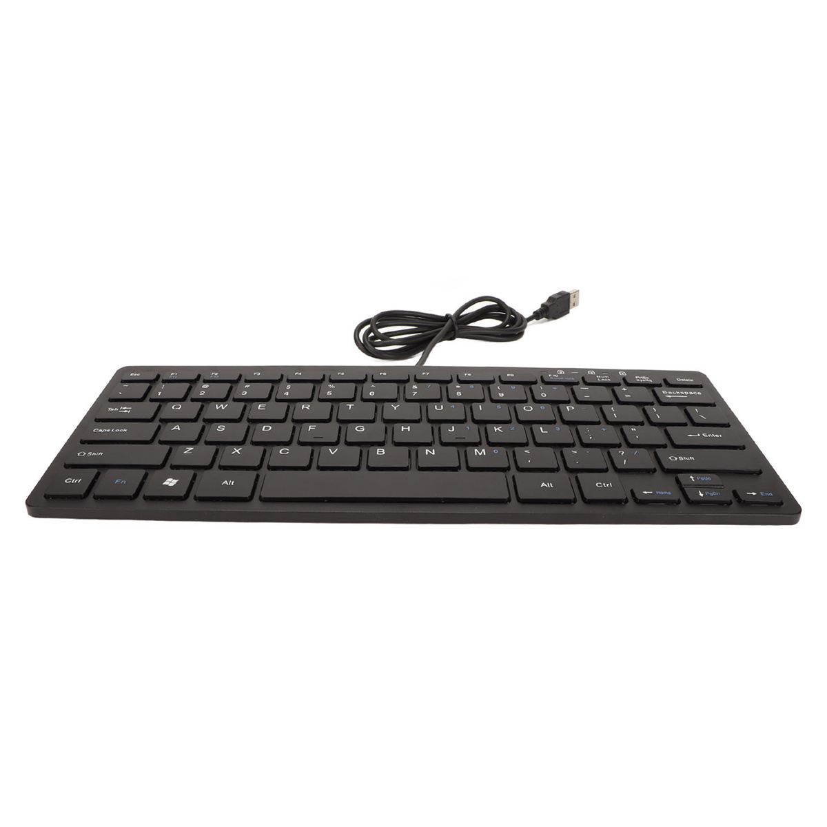 Eine schwarze, dünne Tastatur mit weißen Buchstaben und USB-Kabel, auf weißem Hintergrund.