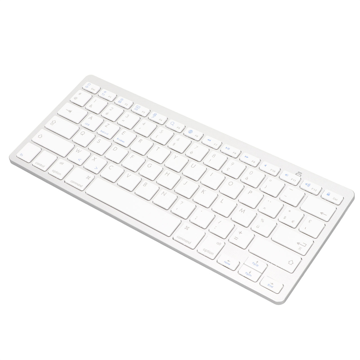 Weiße Tastatur mit schlankem Design. Die Tasten sind weiß, mit Buchstaben und Symbolen in Blau.