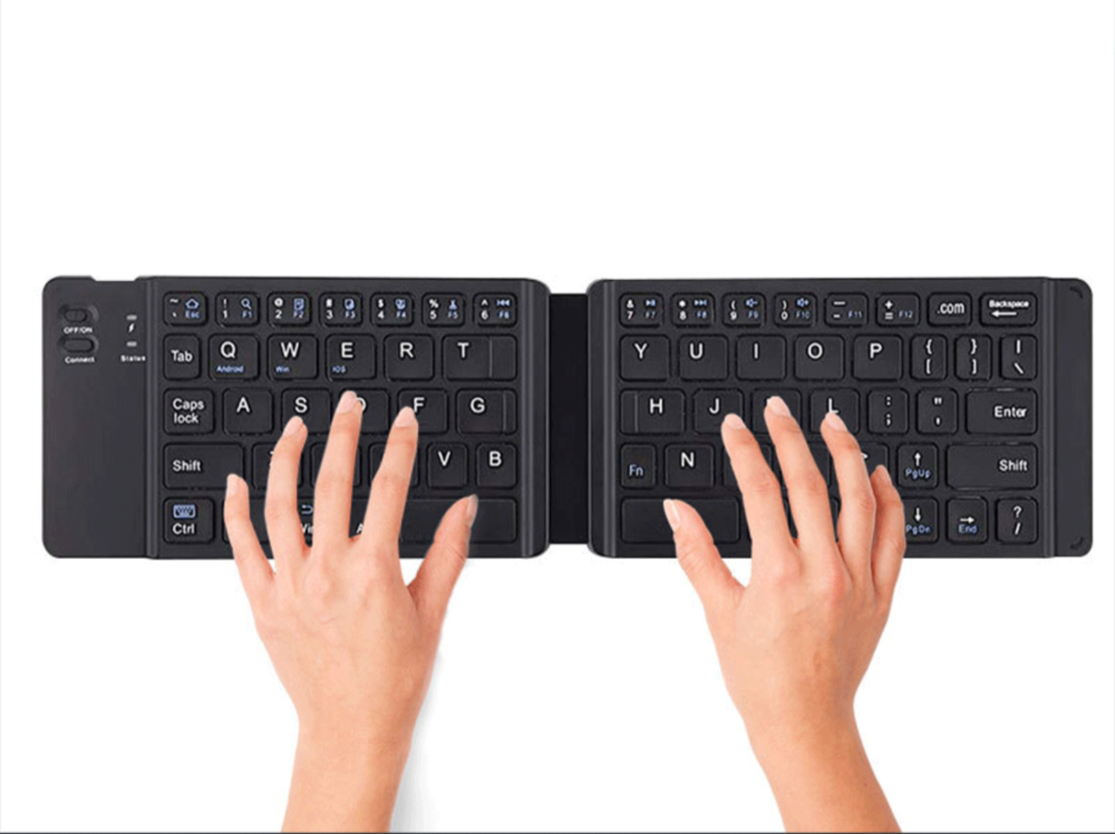 Eine schwarze, zusammenklappbare Tastatur mit zwei Händen, die darauf tippen. Es hat einen Ein-/Ausschalter und eine Verbindungstaste.