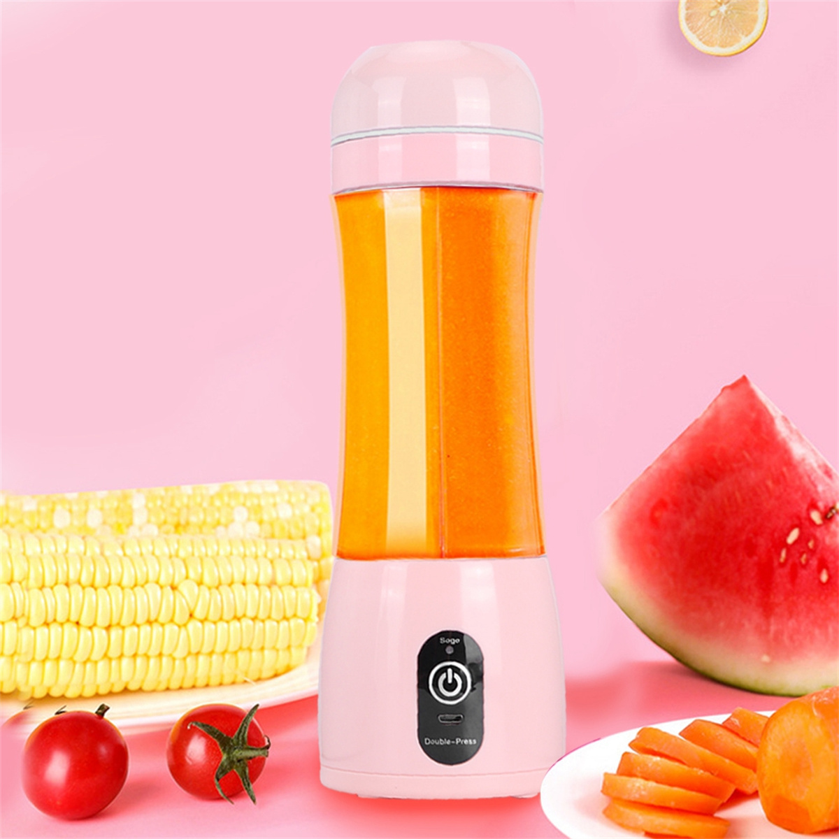 Rosa-weißer Mixer mit Früchten. Gelber Mais und rote Tomaten im Hintergrund.