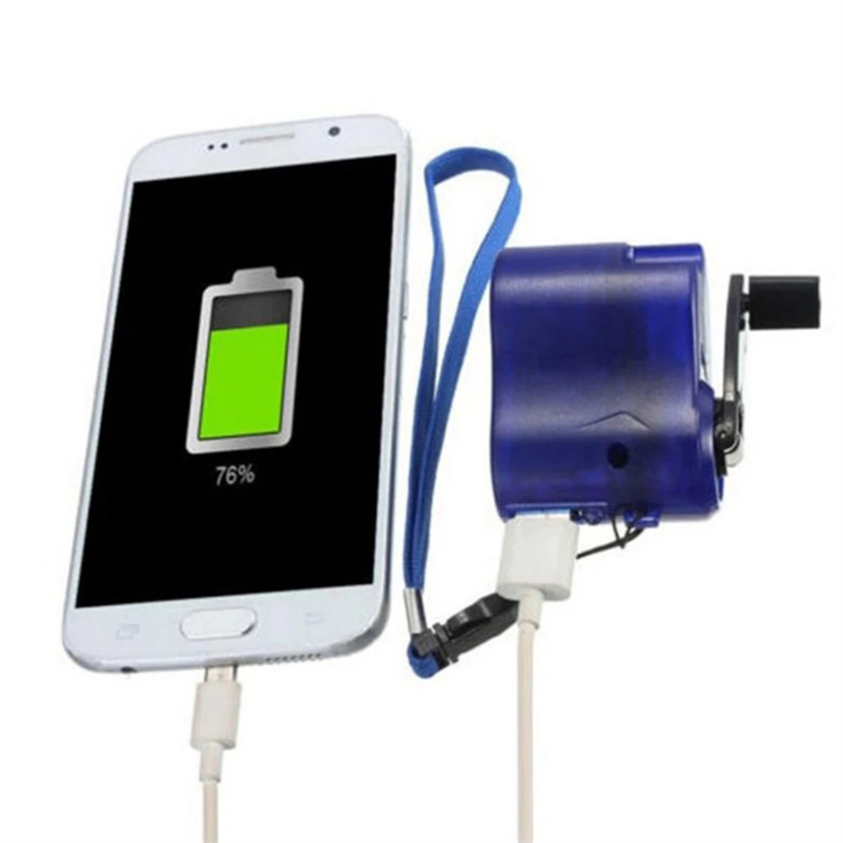 Ein weißes Telefon, das über ein blaues manuelles Ladegerät aufgeladen wird. Das Telefon zeigt den Ladestatus an.