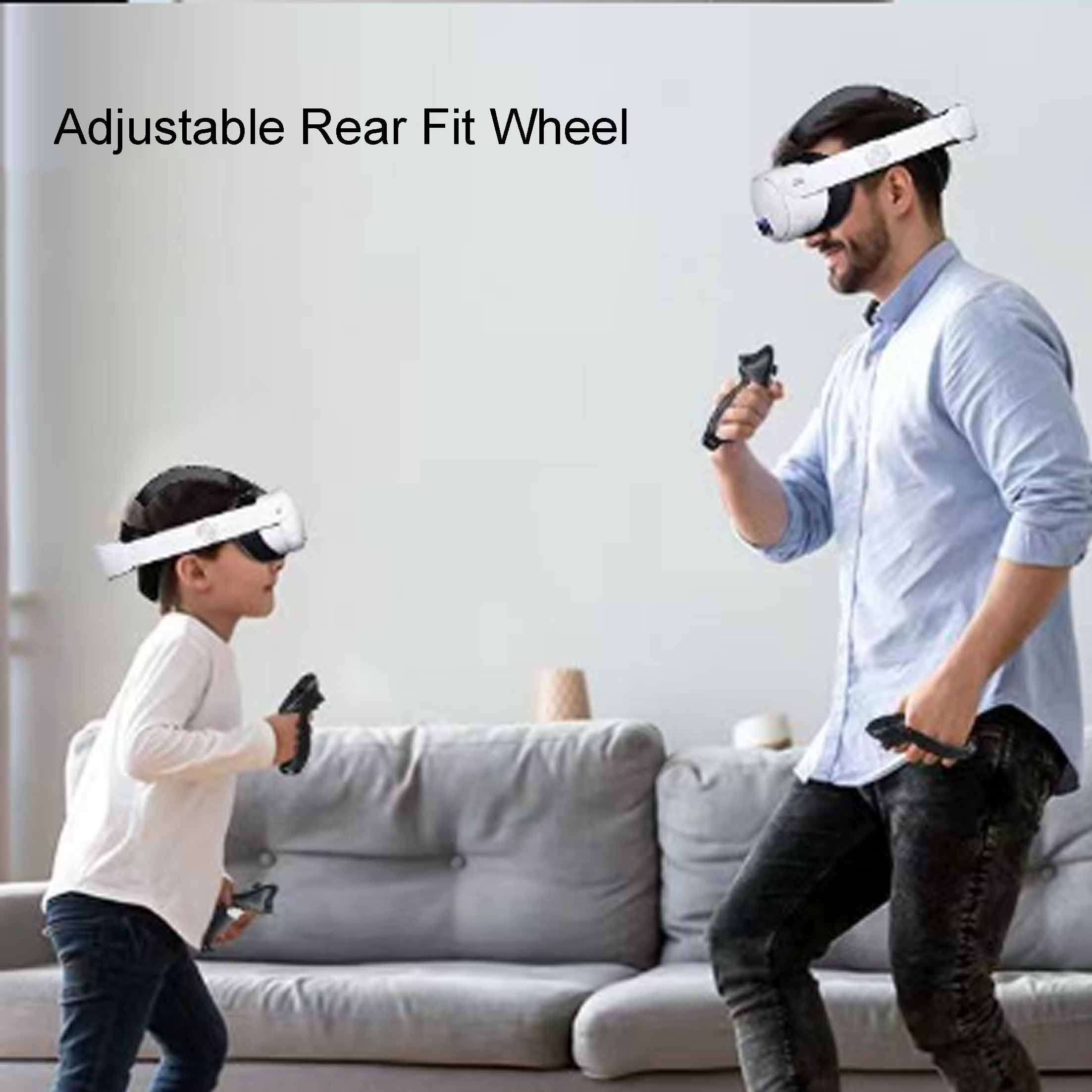 Zwei Personen, ein Mann und ein Kind, tragen VR-Headsets und halten Controller.