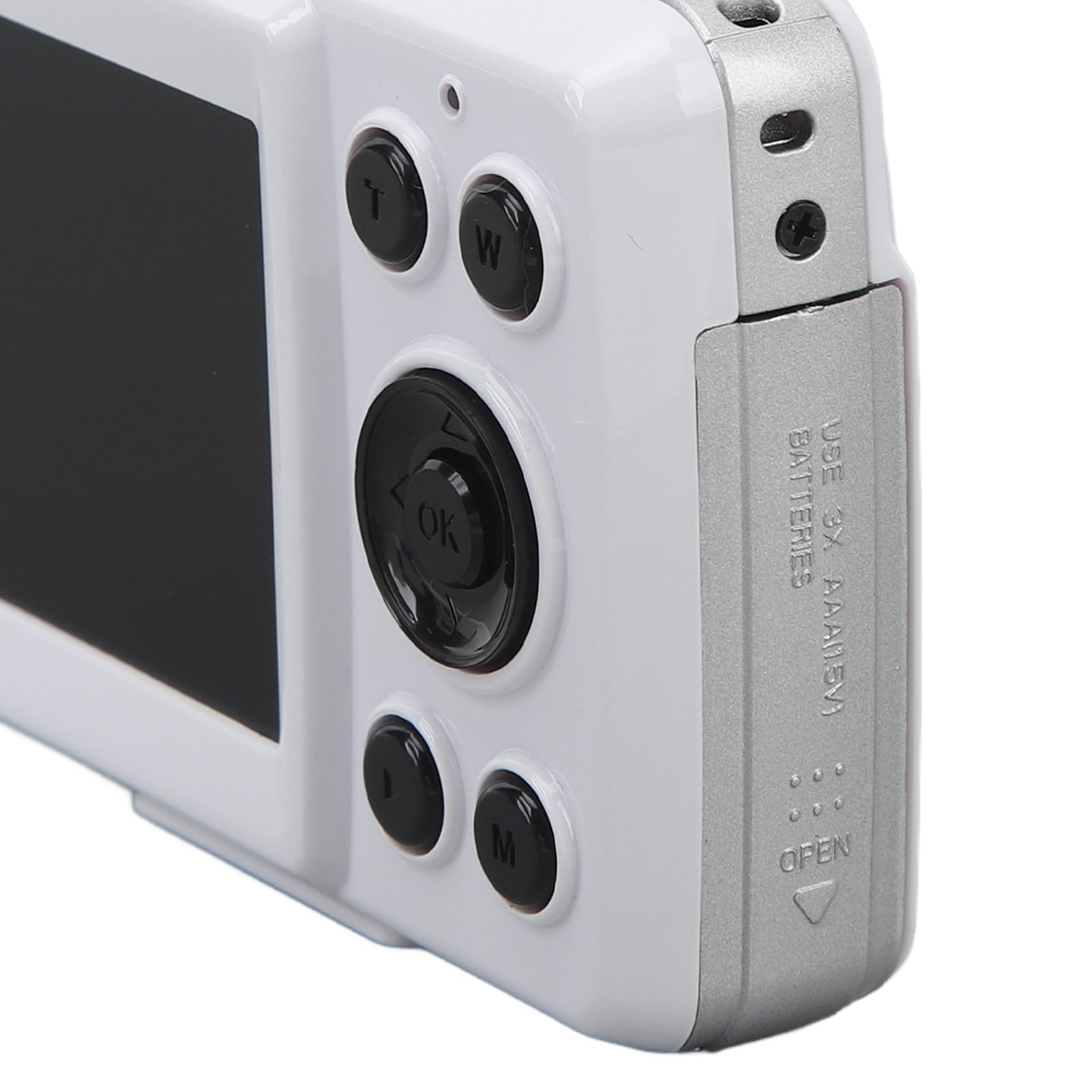 Biała konsola do gier z czarnymi przyciskami. Z boku znajduje się komora baterii.