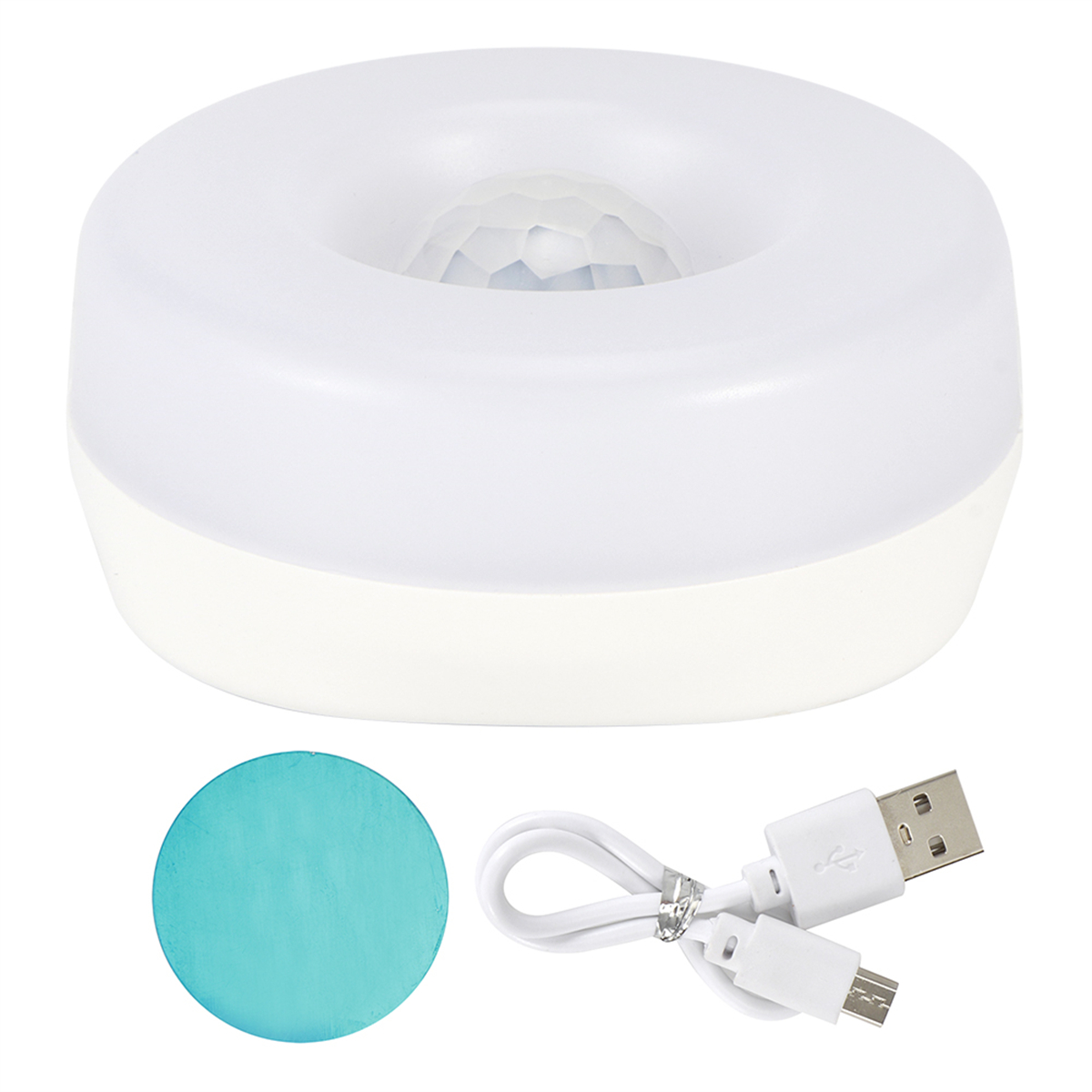 Eine weiße Bewegungssensorleuchte mit einem USB-Kabel und einem blauen Aufkleber auf weißem Untergrund.