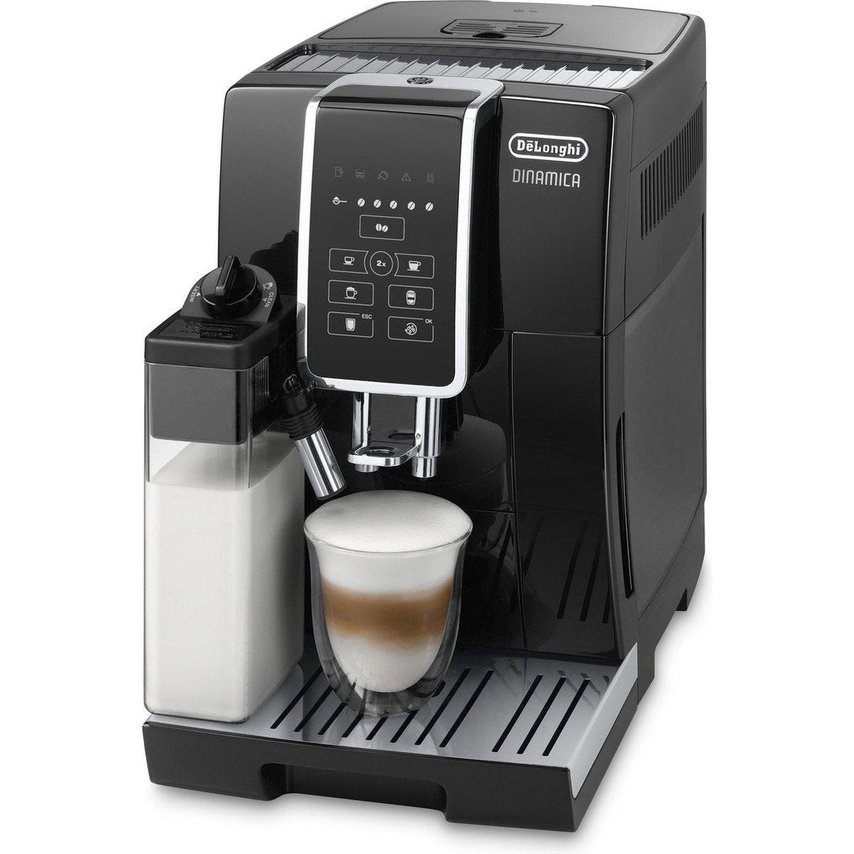 Una cafetera espresso DeLonghi Dinamica negra con un recipiente de leche y un vaso de latte.