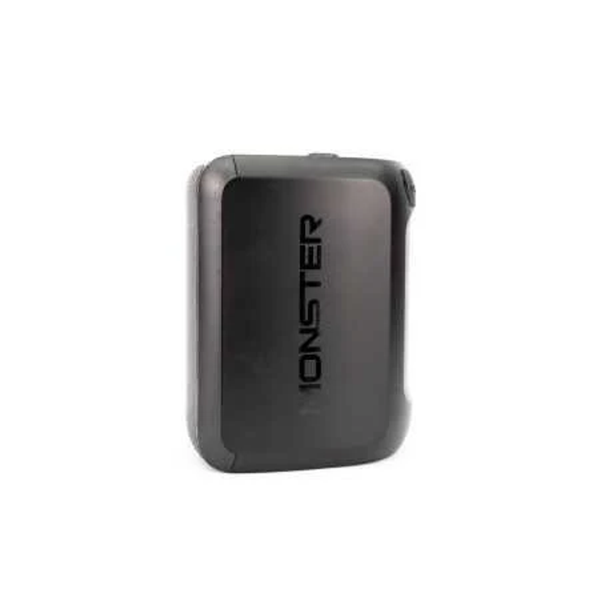 Altavoz Monster negro. El altavoz es rectangular y tiene la palabra 'MONSTER'.