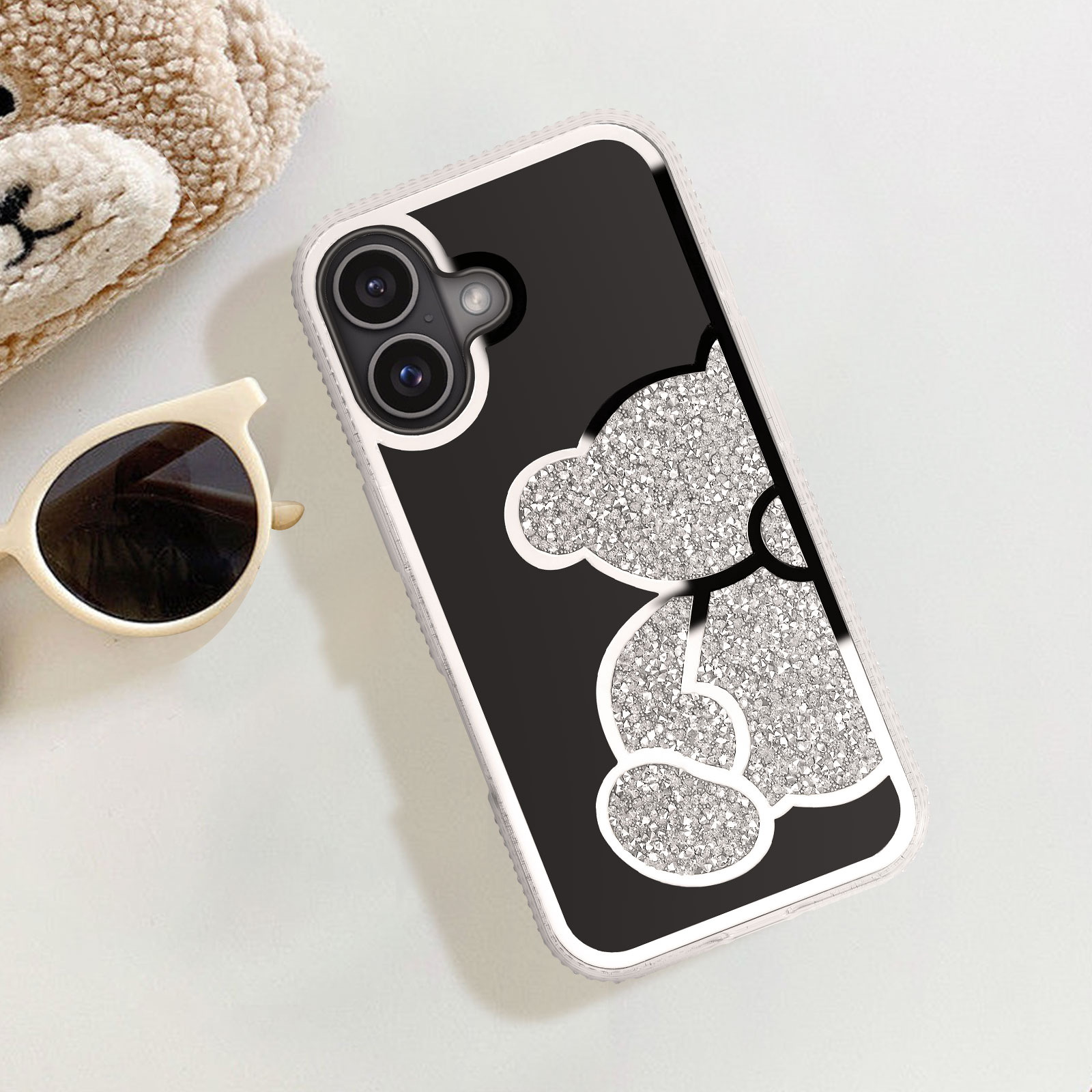 Custodia: design orsetto. Occhiali da sole e orsacchiotto.