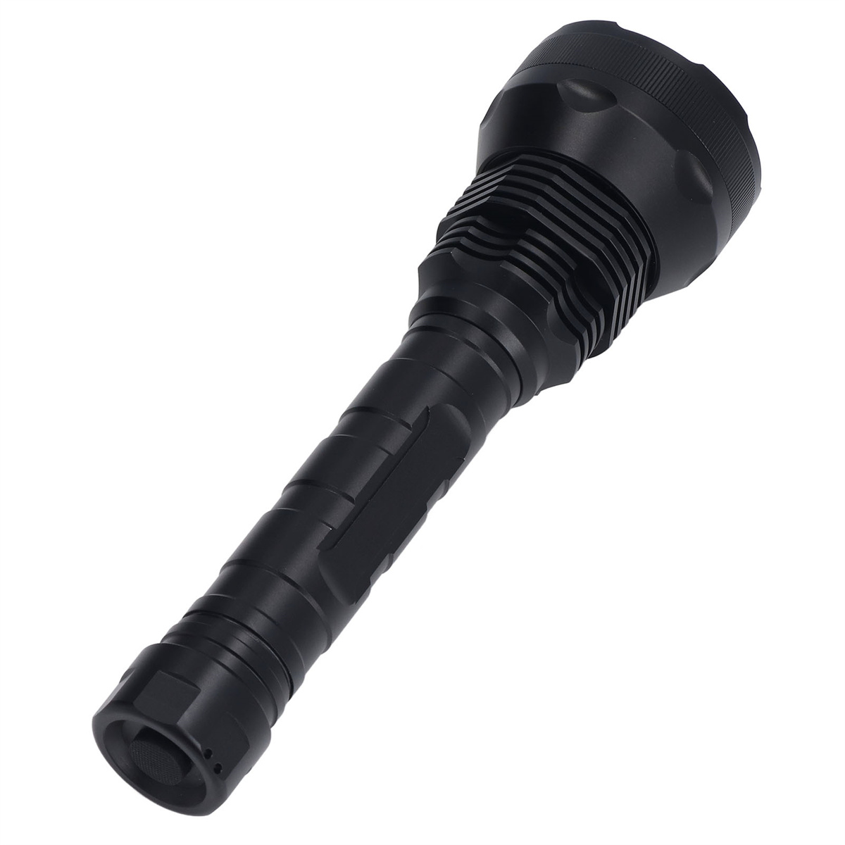 Schwarze Taschenlampe, schräge Ansicht. Nahaufnahme des Gehäuses.