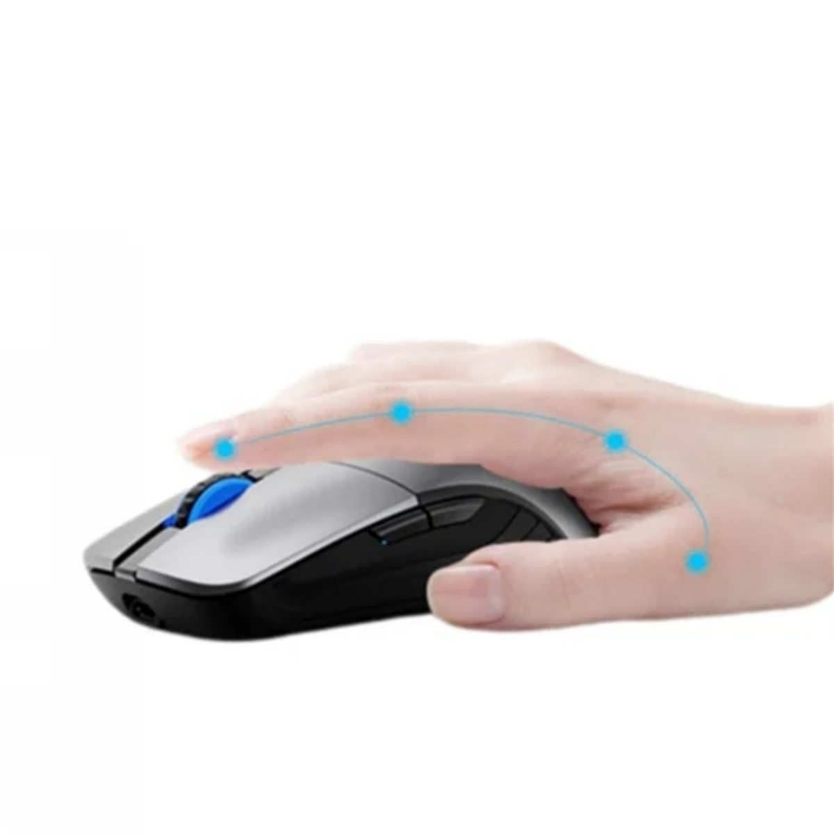 Eine Hand, die eine Maus benutzt. Eine blaue Linie zeigt die Bewegung der Hand auf weißem Hintergrund.