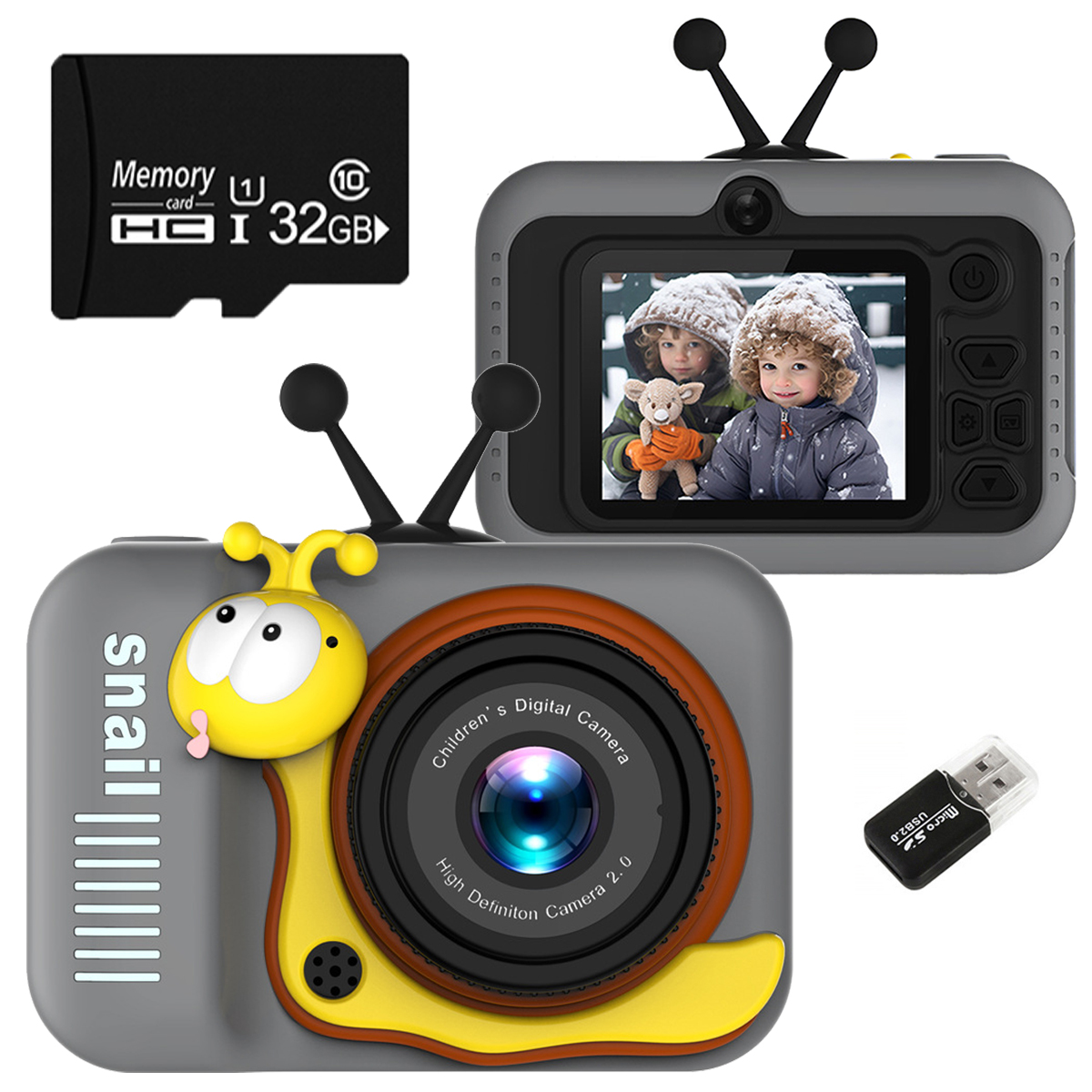 Aparat cyfrowy dla dzieci z kartą SD i adapterem USB. Białe tło.