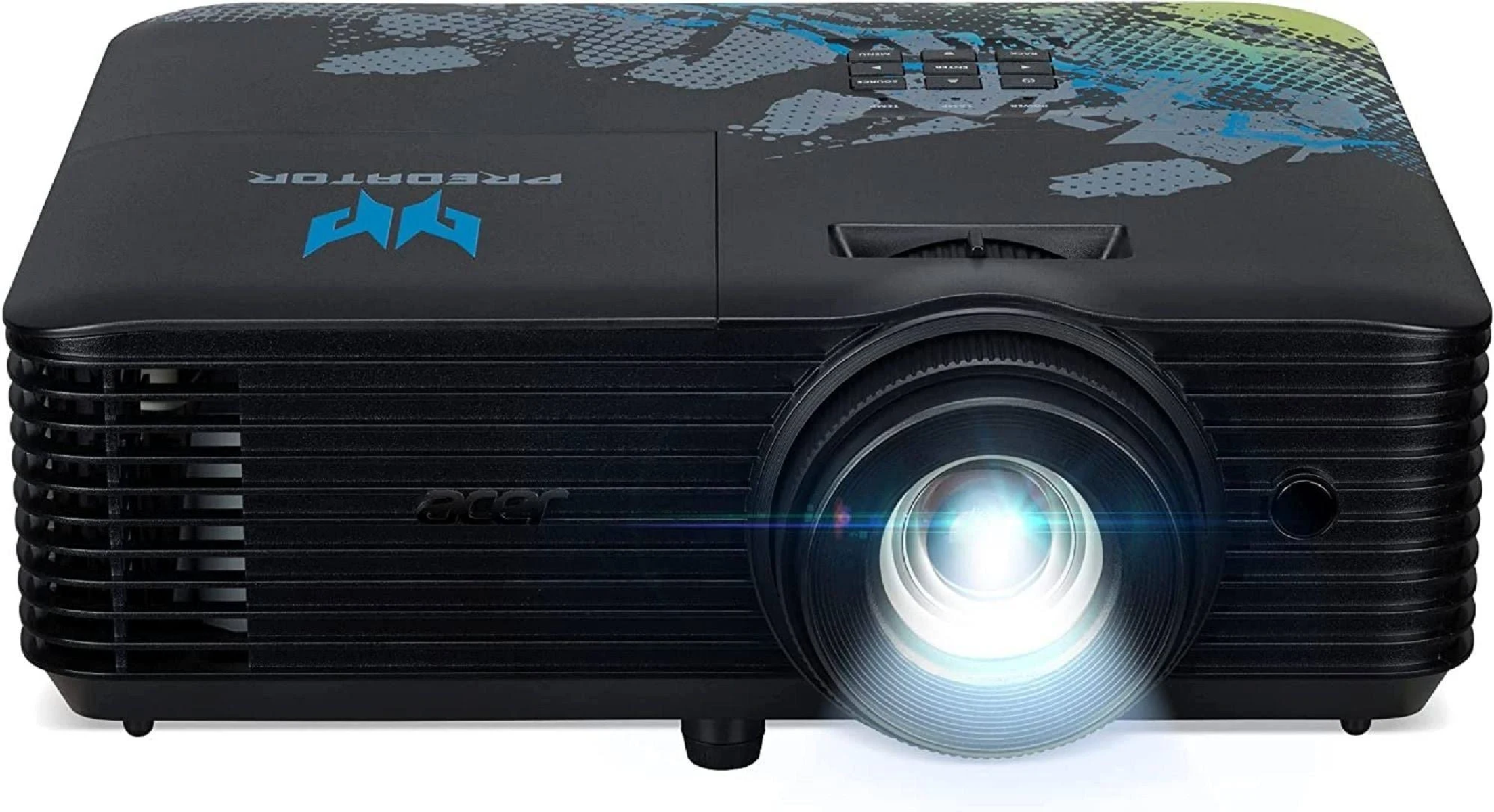 Proyector Acer Predator negro con haz de proyección. Tiene el logo Predator y botones de control.