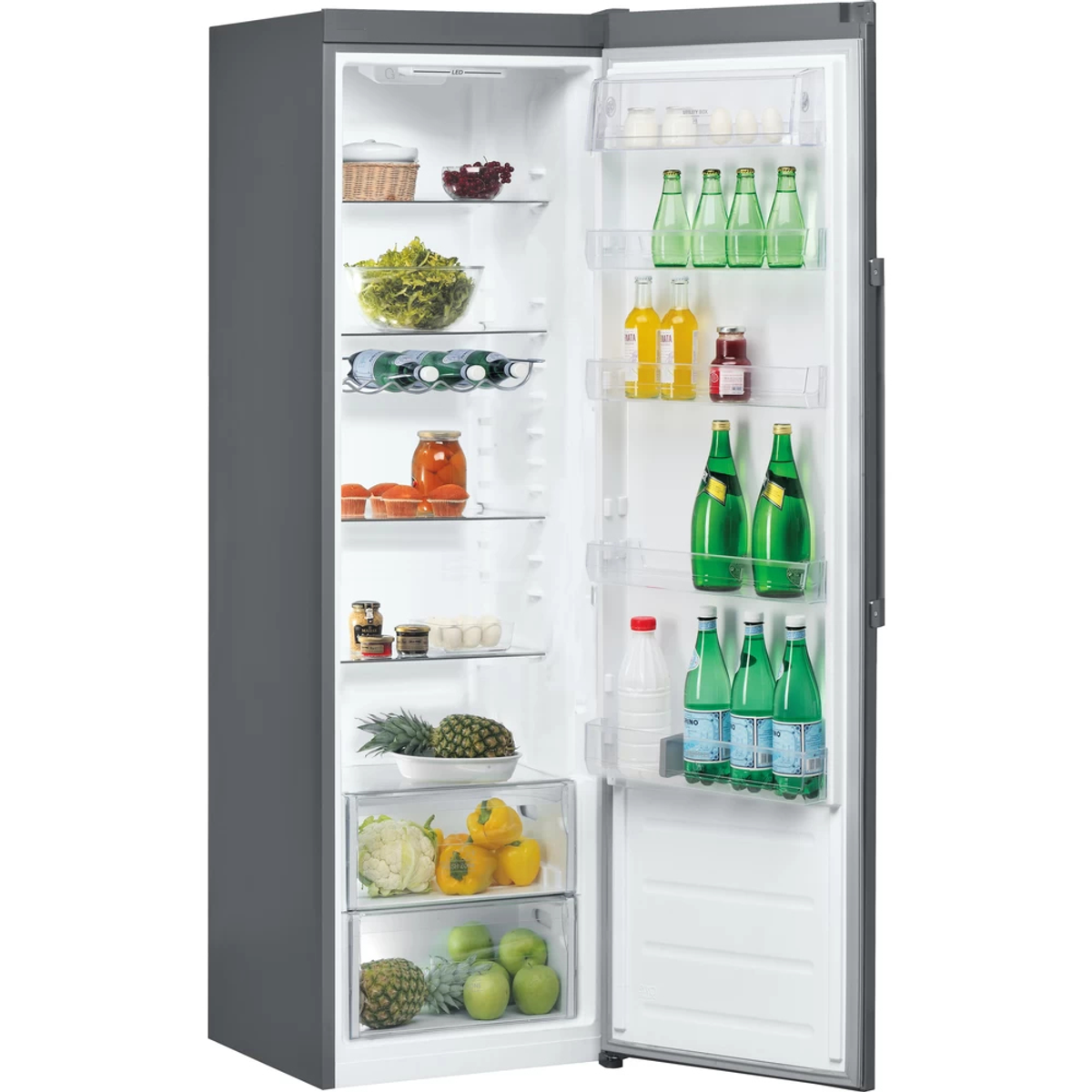 Refrigerador abierto lleno de alimentos, incluyendo frutas, verduras y bebidas.