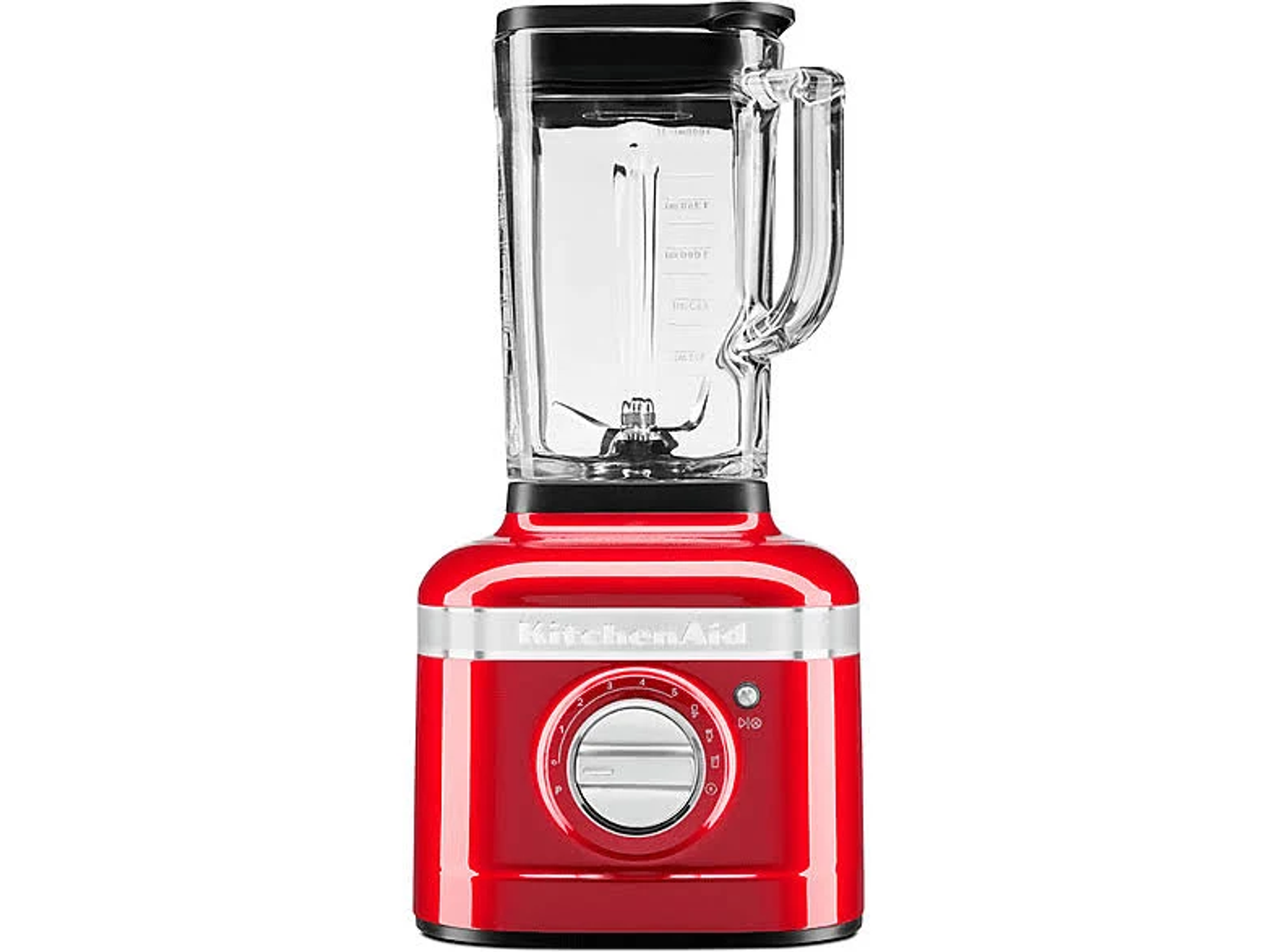 Roter KitchenAid-Mixer mit Glaskrug auf weißem Hintergrund.