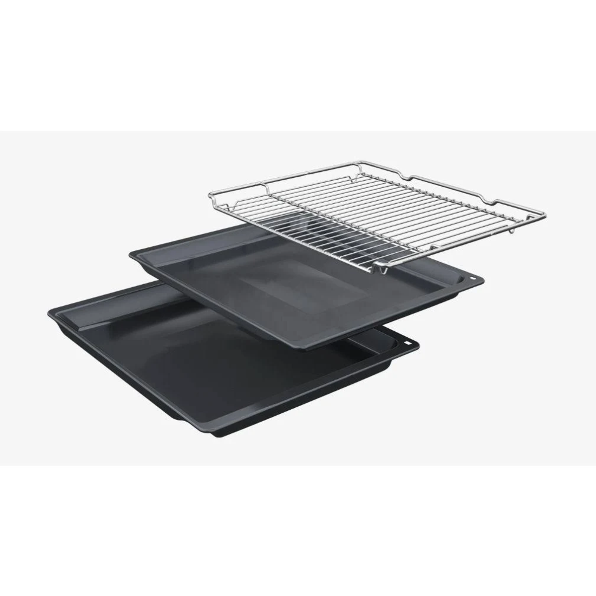 Backbleche und ein Grill, alles in Silber. Auf weißem Hintergrund. Drei Teile sind getrennt.