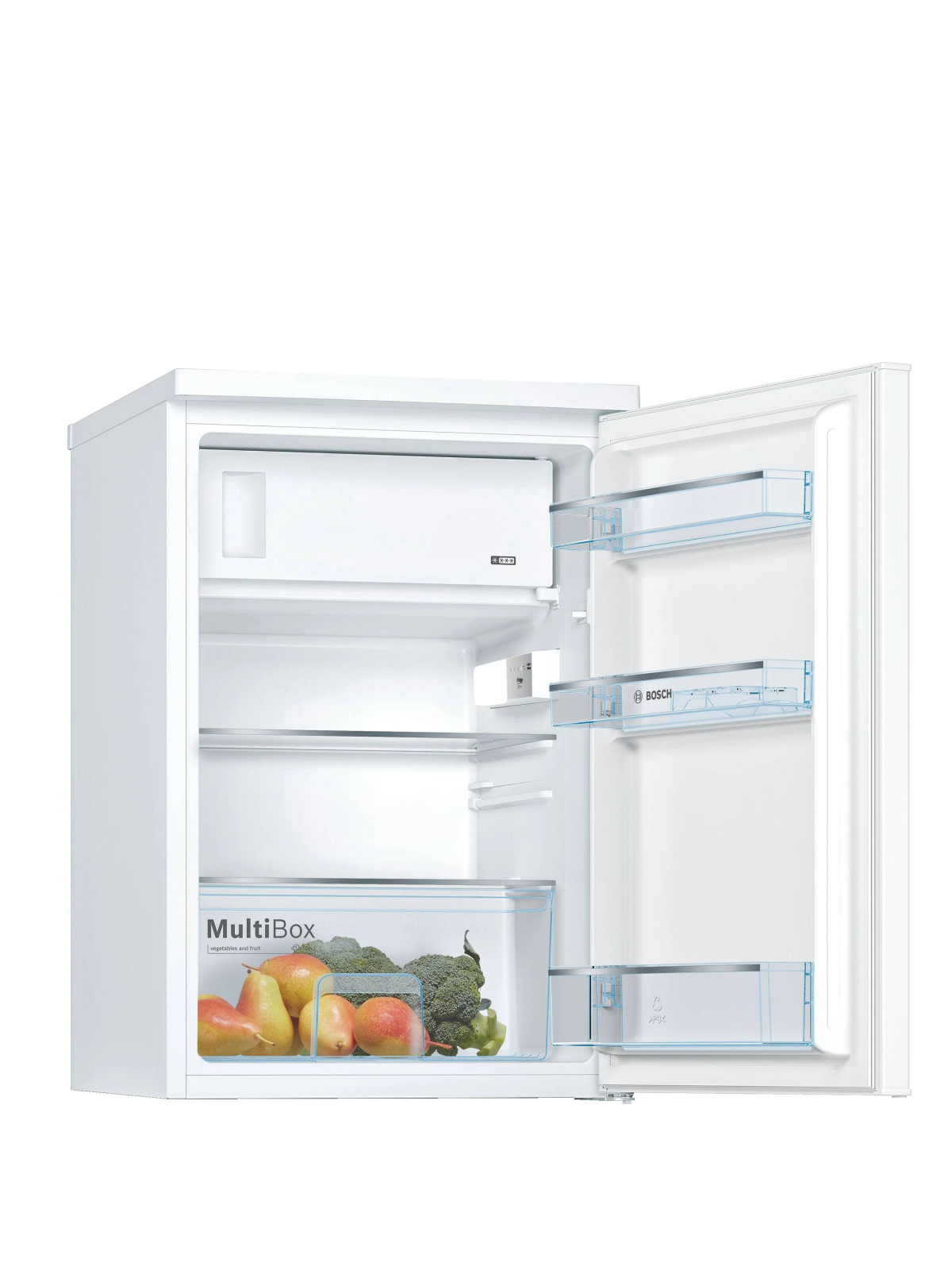 Weißer Kühlschrank mit offener Tür, zeigt Regale und Inhalt.