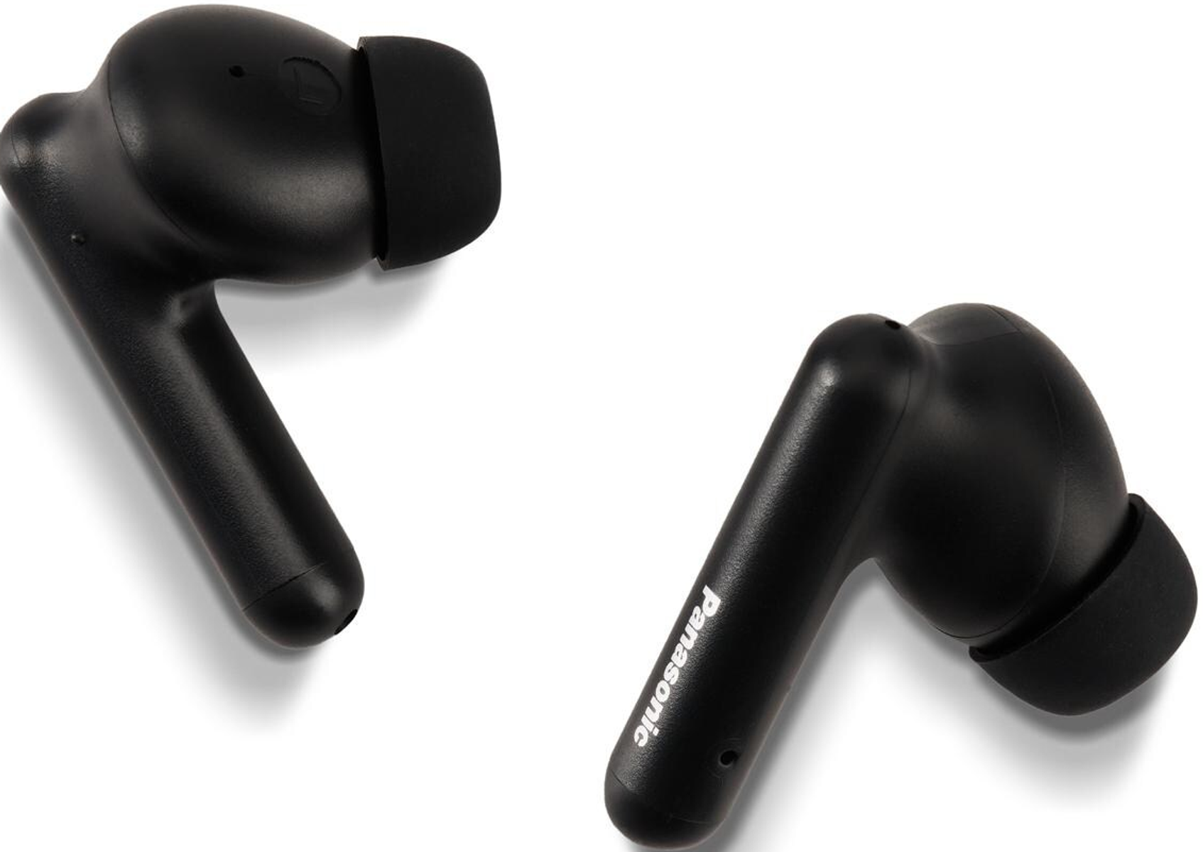 Zwei schwarze Panasonic-Ohrhörer auf weißem Hintergrund. Auf einem Ohrhörer steht der Markenname. Beide haben ein abgerundetes Design.