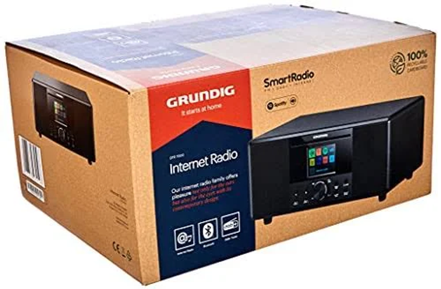 Radio por internet Grundig en caja. Radio negra en la caja con el nombre de la marca.