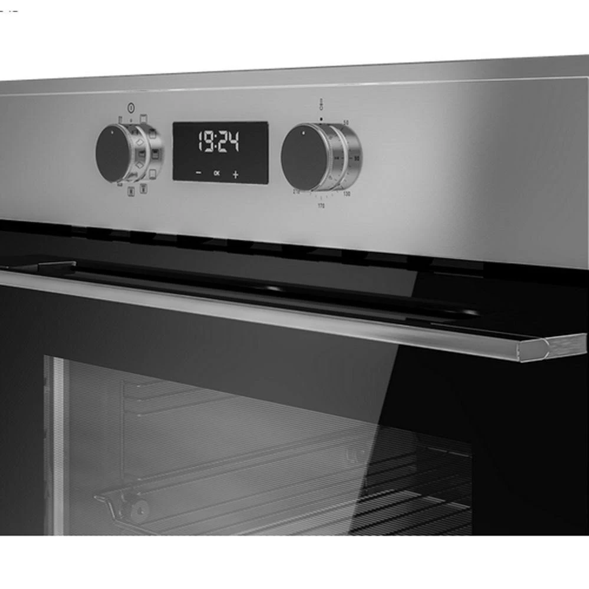 Frente de horno con pantalla digital 19:24, perillas y asa. Puerta del horno negra.