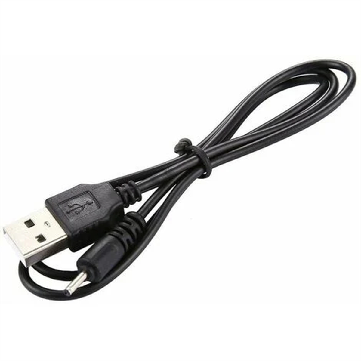 Schwarzes USB-Kabel mit einem USB-Anschluss und einem kleineren Anschluss.