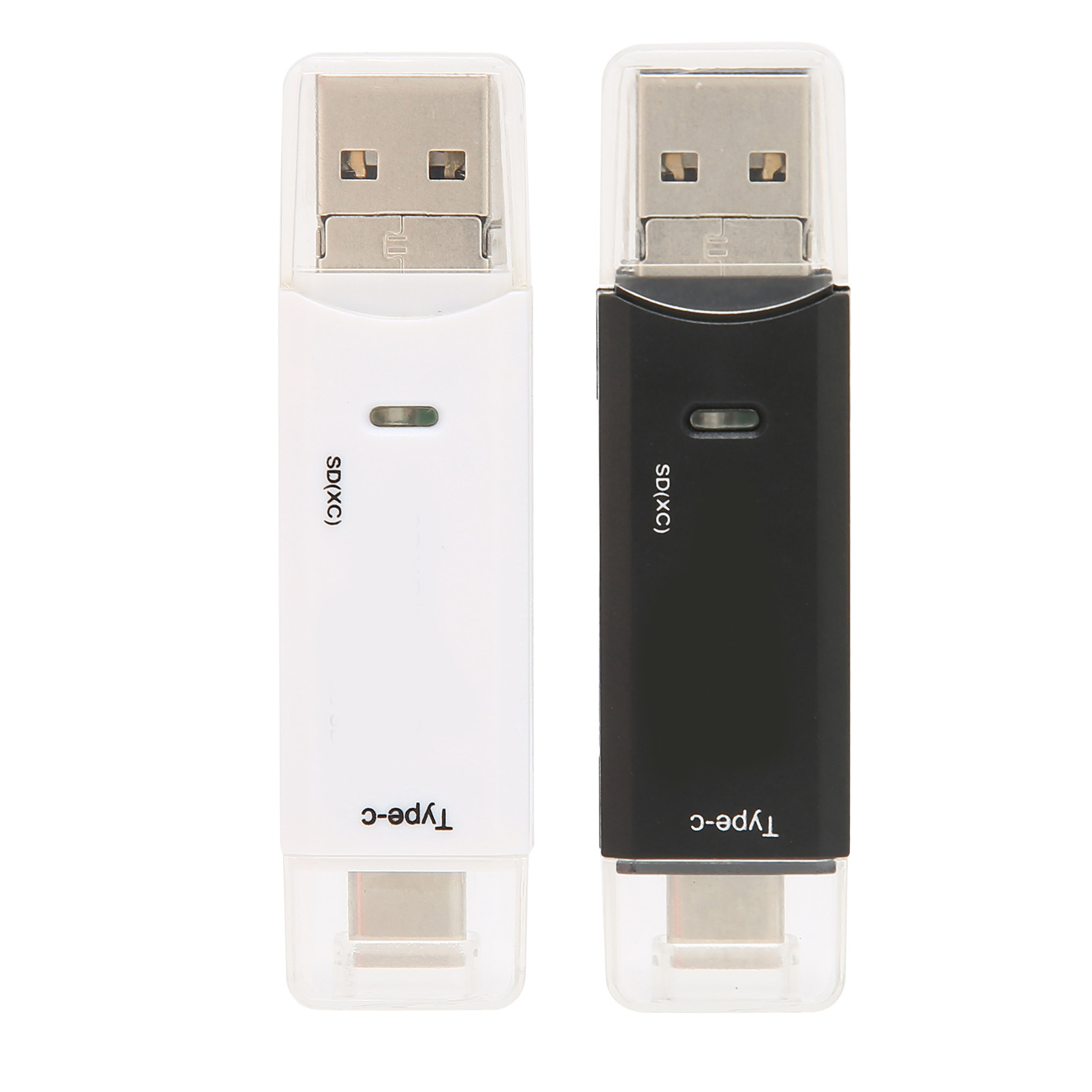 Zwei USB-zu-Typ-C-Adapter: einer weiß und einer schwarz. Beide haben SD/XC-Markierungen.
