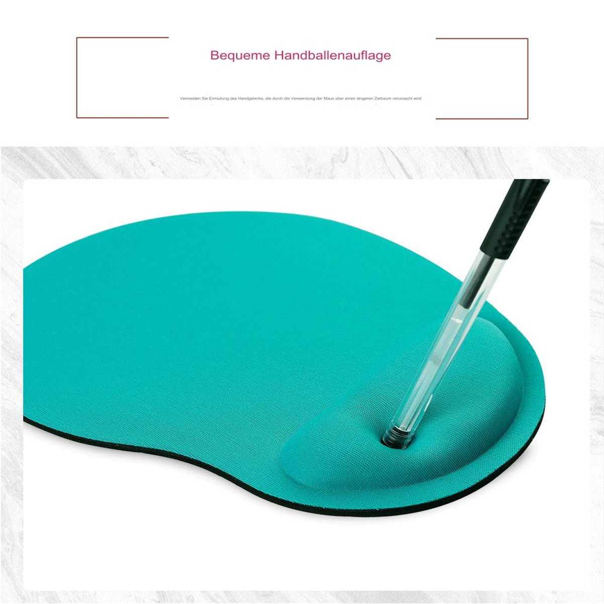 Ein blaues ergonomisches Mauspad mit Gel-Handgelenkstütze und einem Stift auf dem Pad.