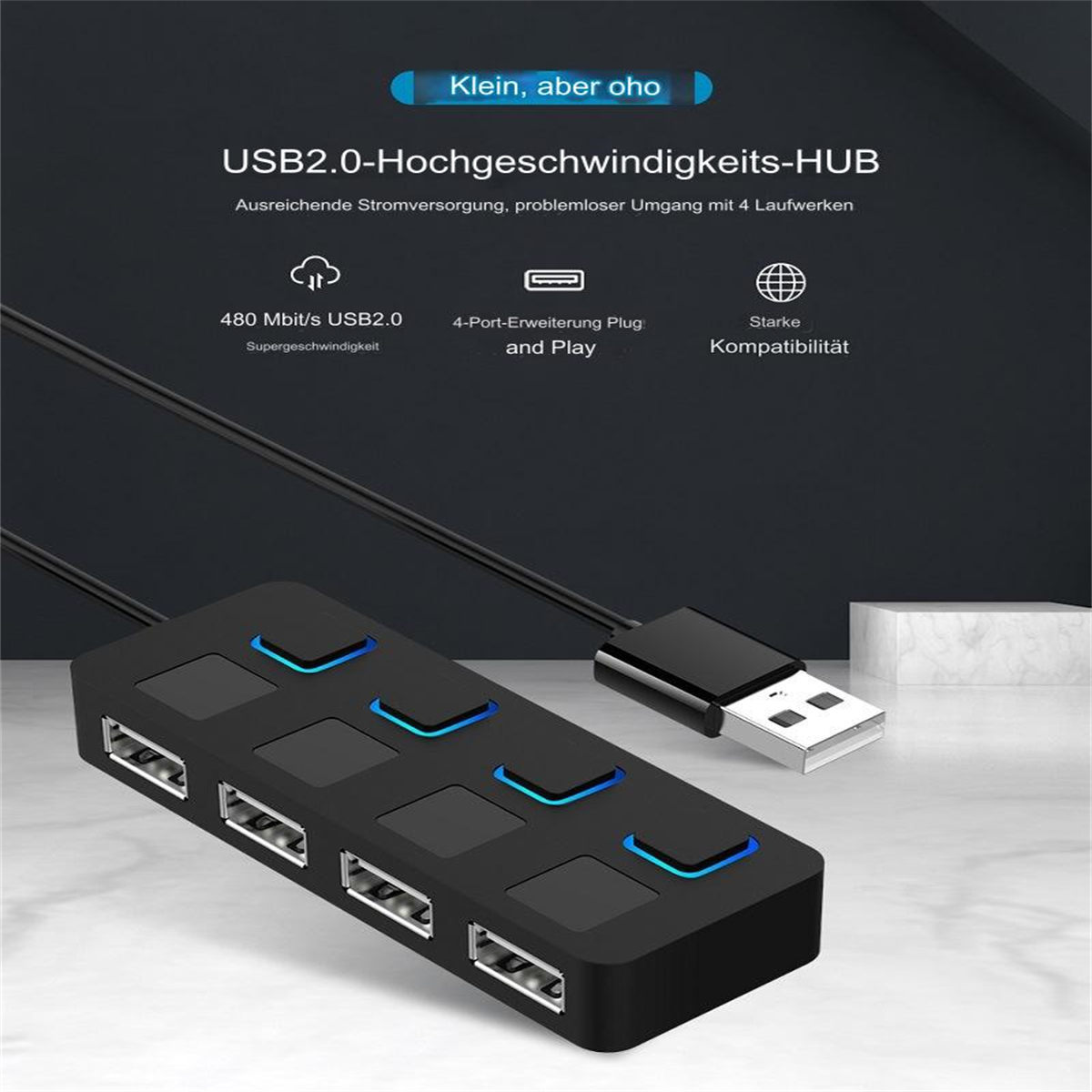 Schwarzer USB-Hub mit mehreren Anschlüssen, mit einem USB-Kabel und weißem Hintergrund.