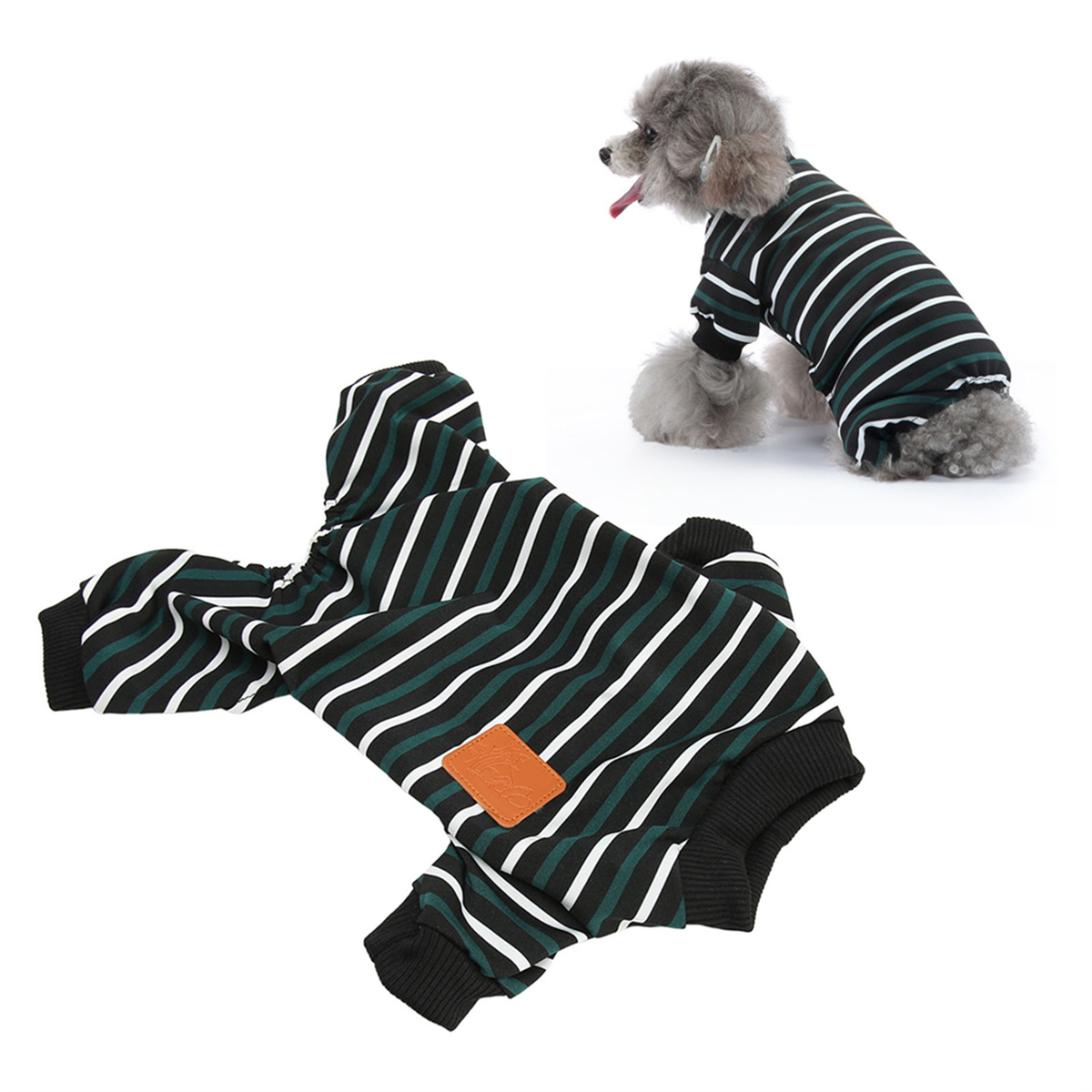 Ein Hund in einem gestreiften Kapuzenpullover und der flach liegende Kapuzenpullover werden vor weißem Hintergrund gezeigt.